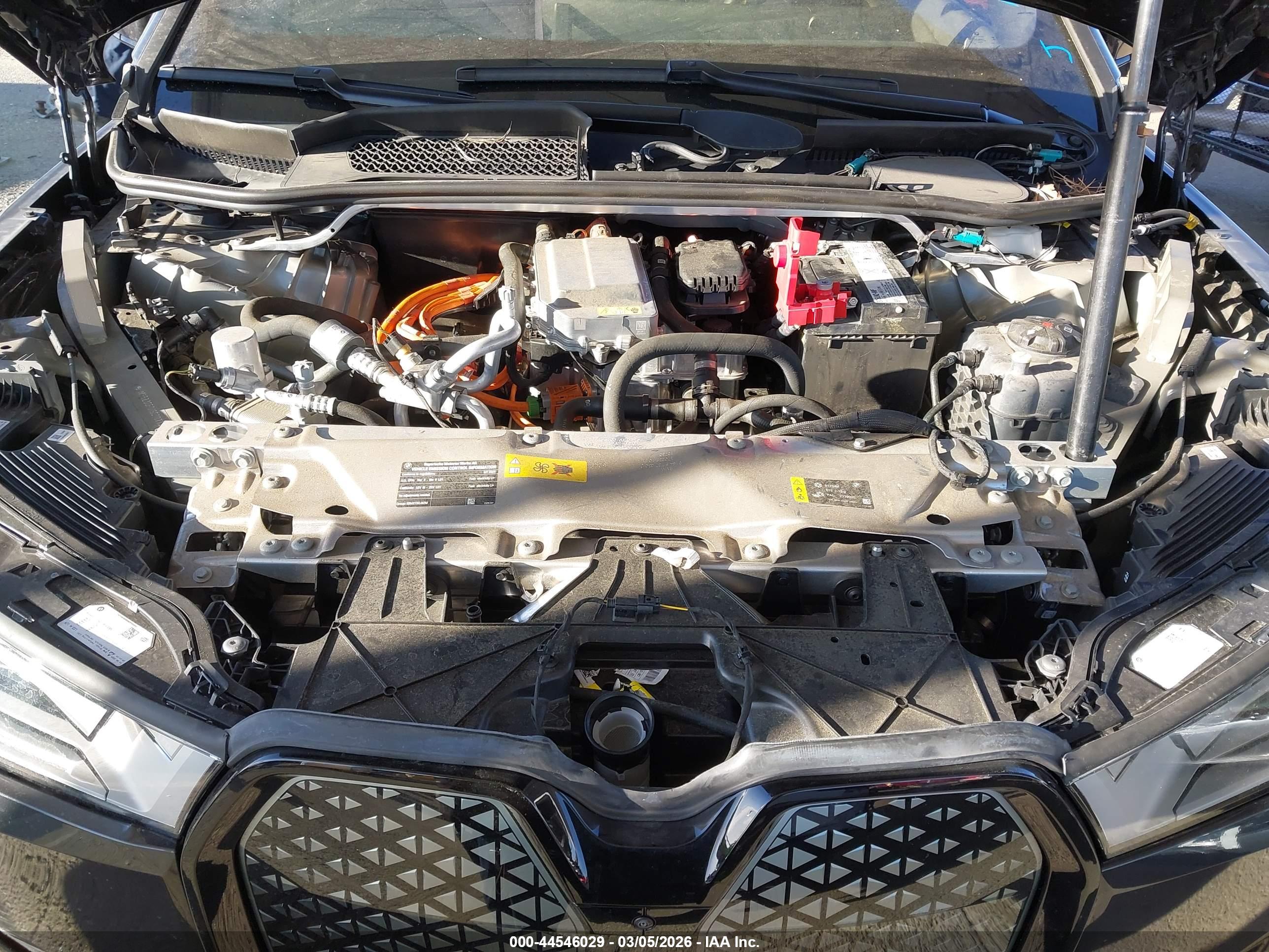 BMW IX image 10