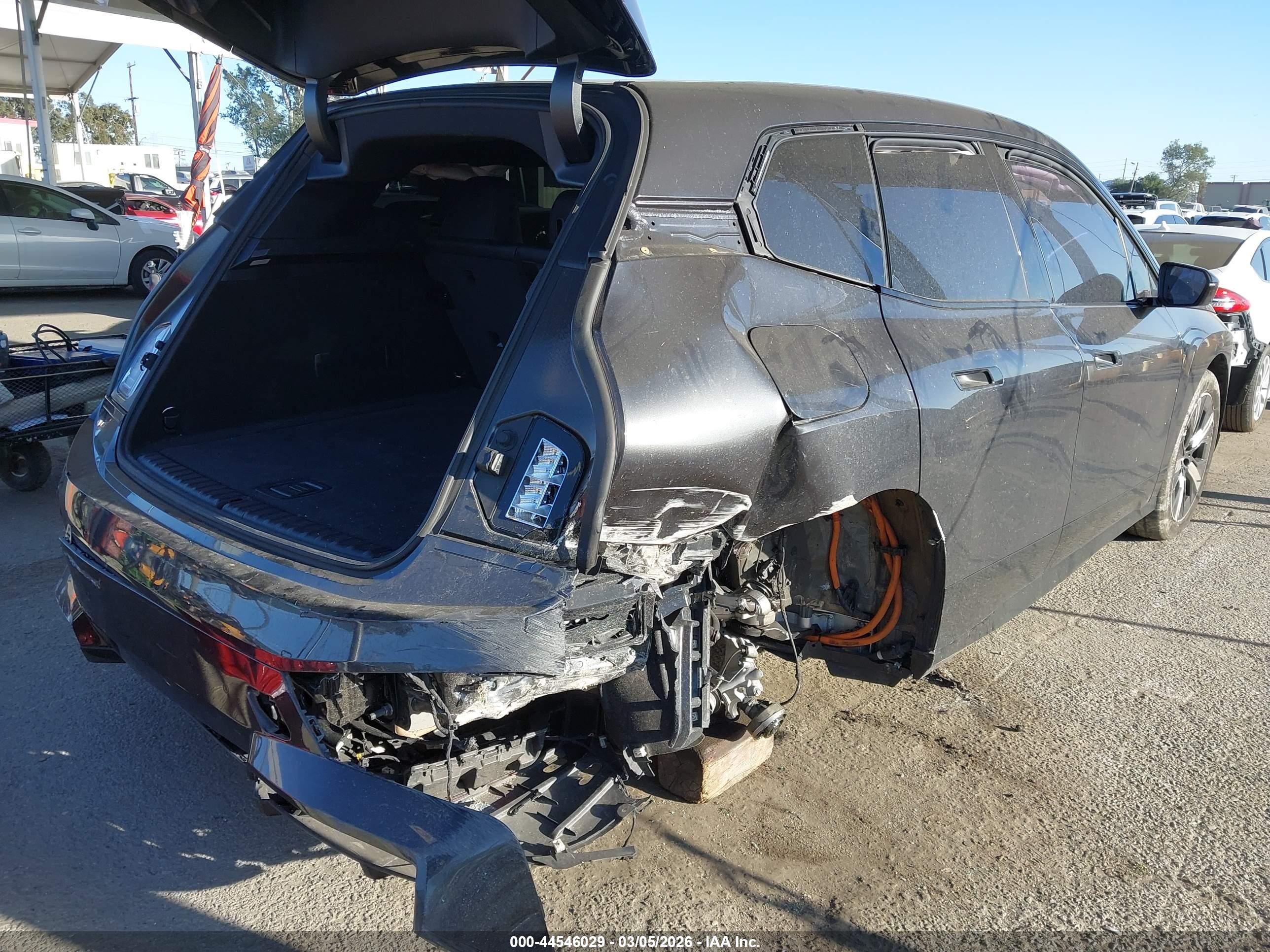 BMW IX image 6