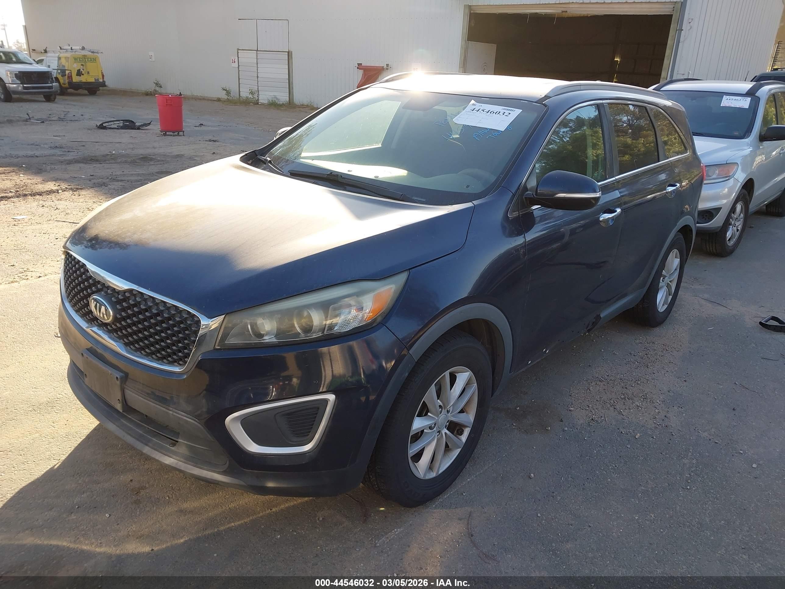 KIA SORENTO image 2