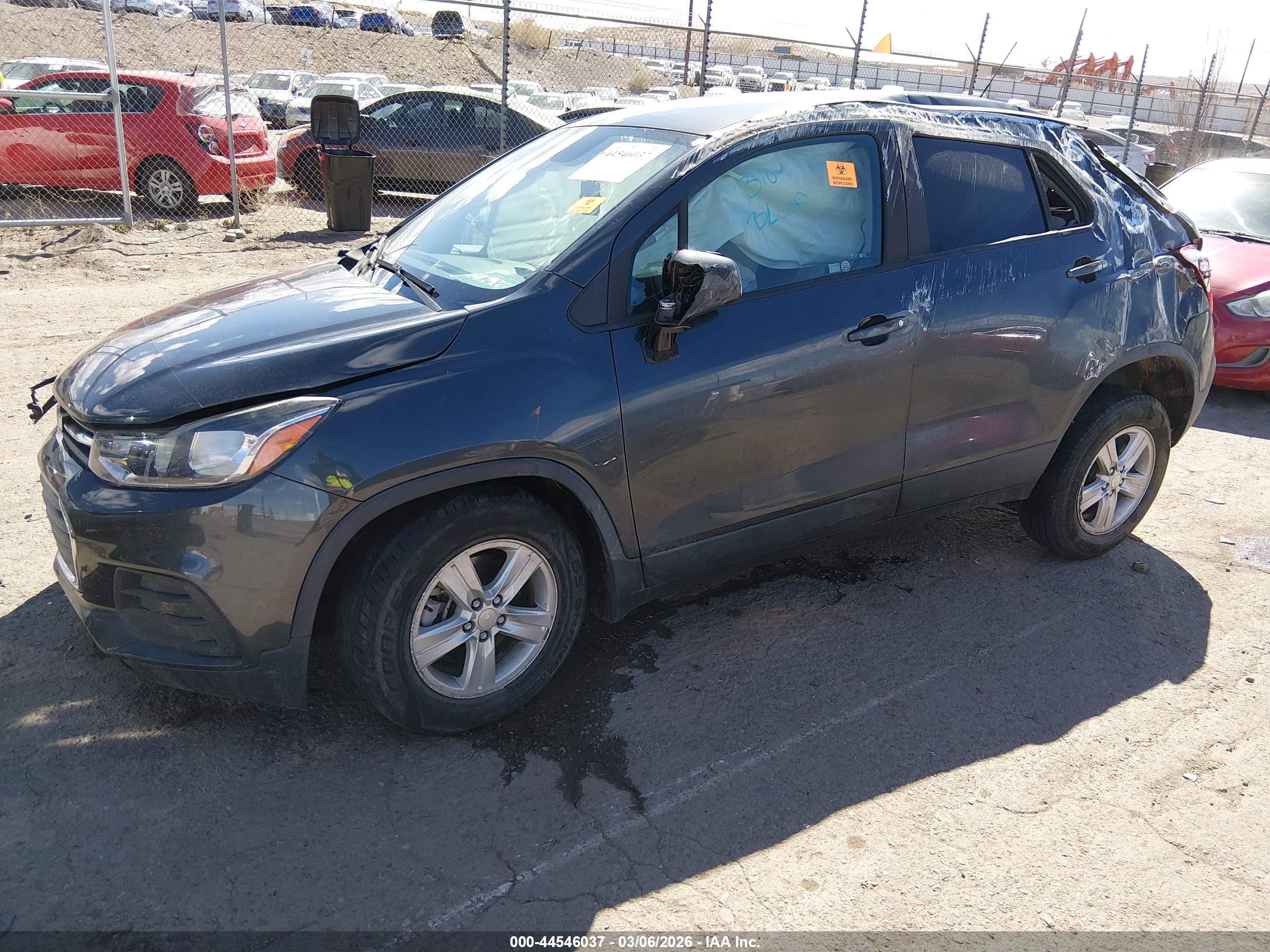 CHEVROLET TRAX image 2