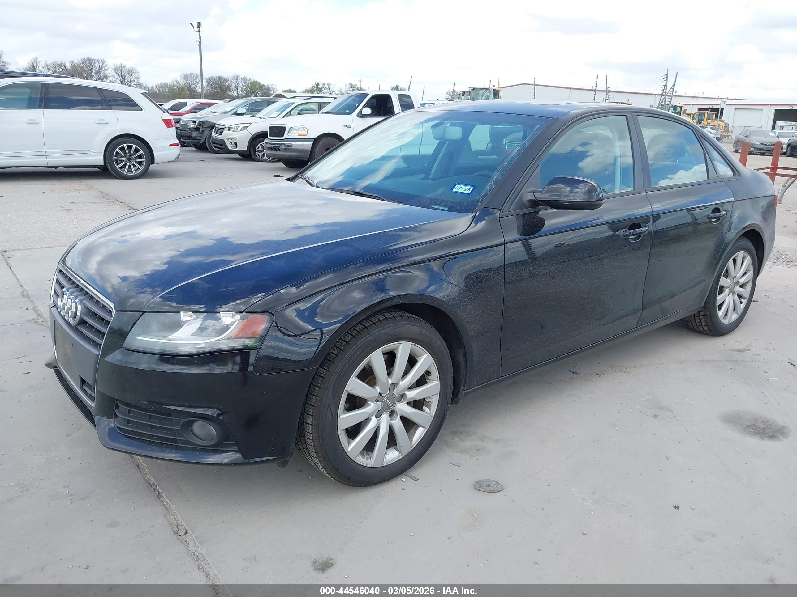 AUDI A4 image 2