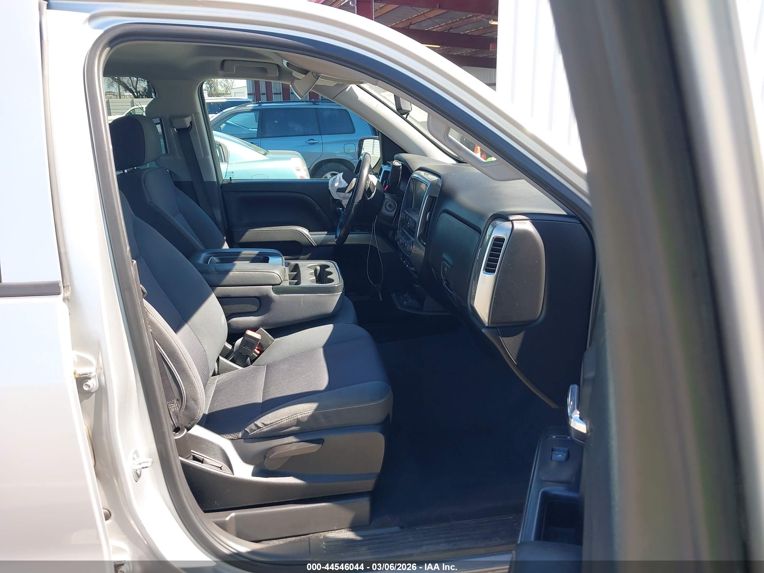 CHEVROLET SILVERADO image 5