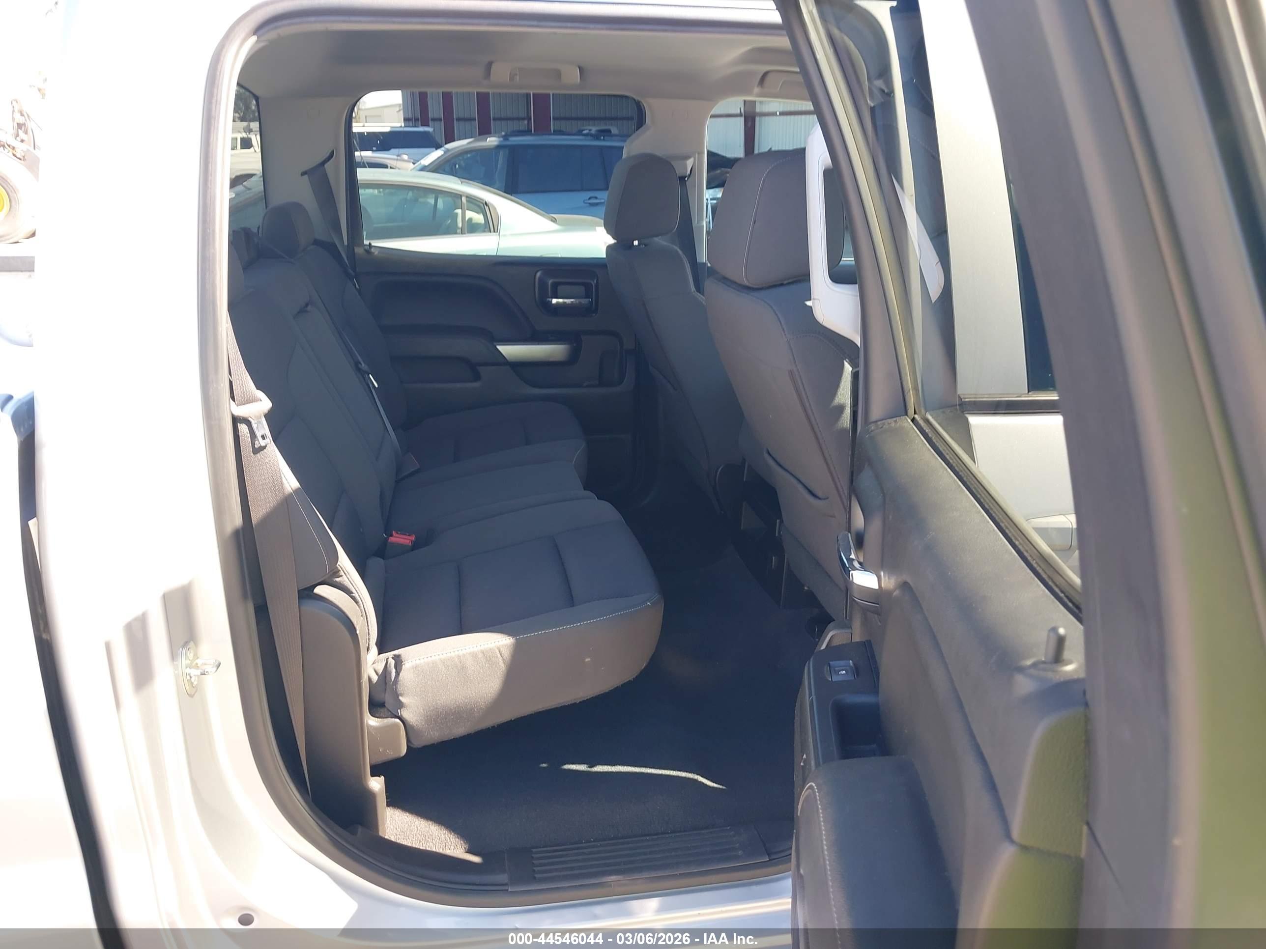 CHEVROLET SILVERADO image 8