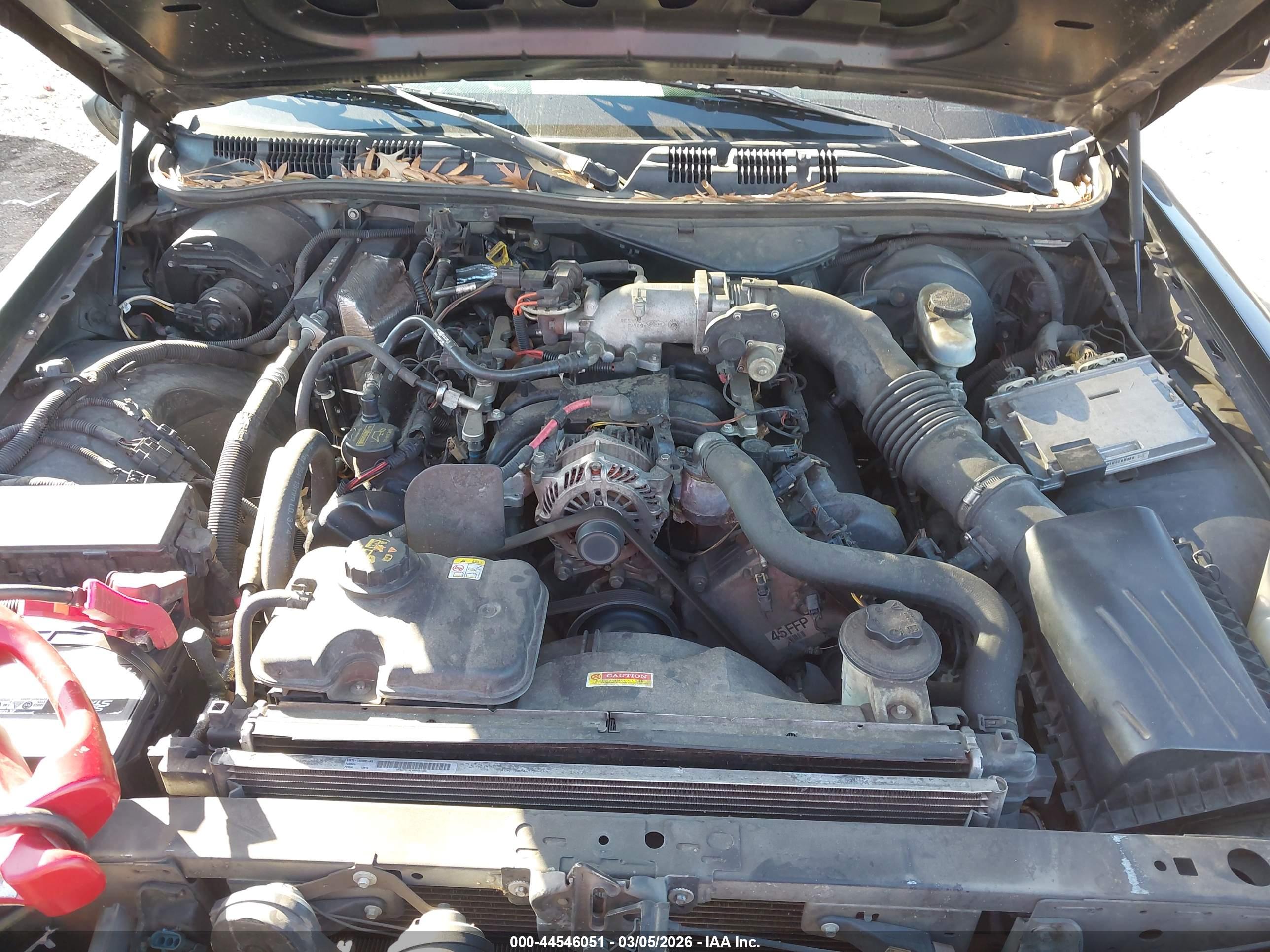 FORD CROWN image 10
