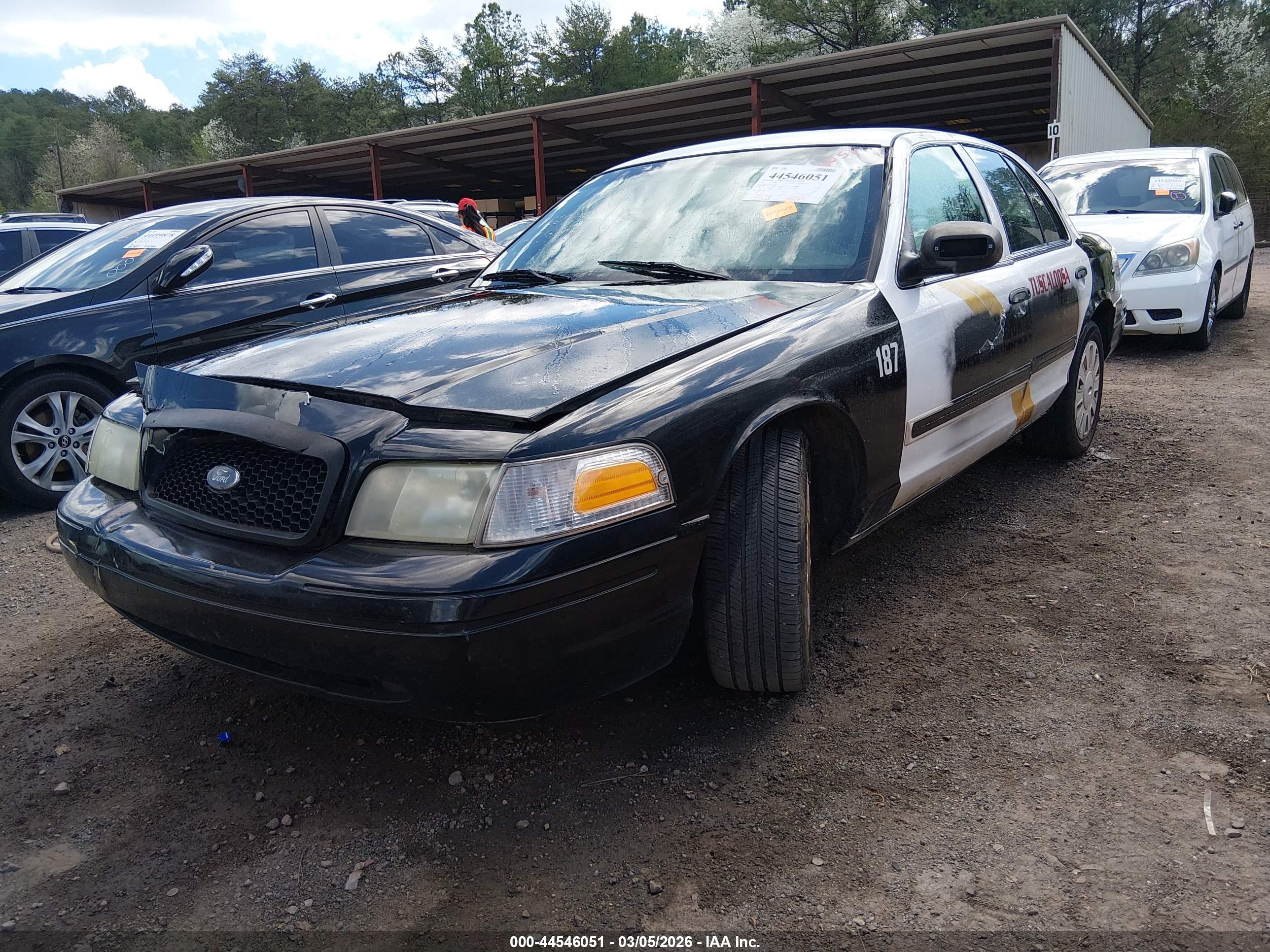 FORD CROWN image 2