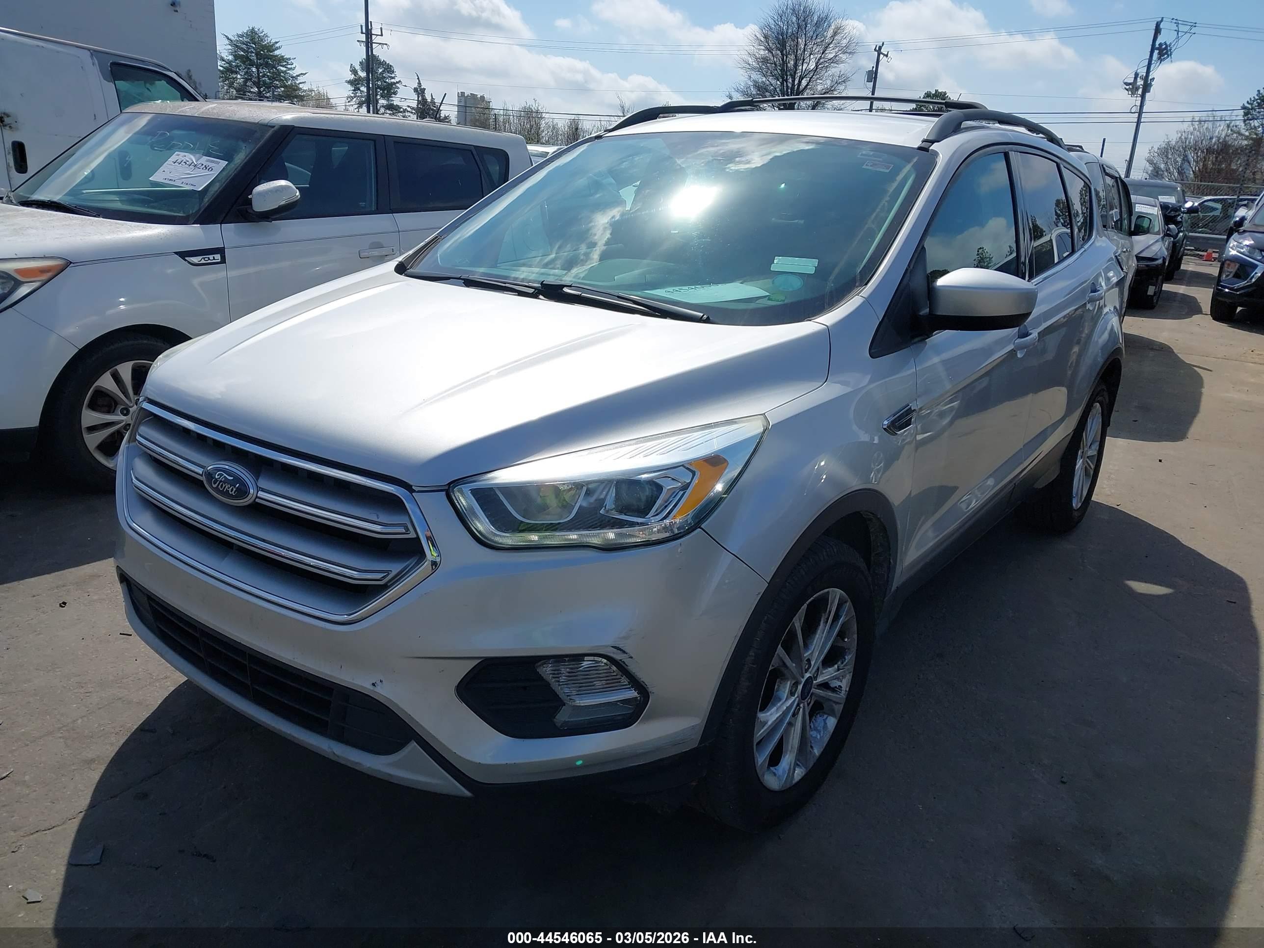 FORD ESCAPE image 2