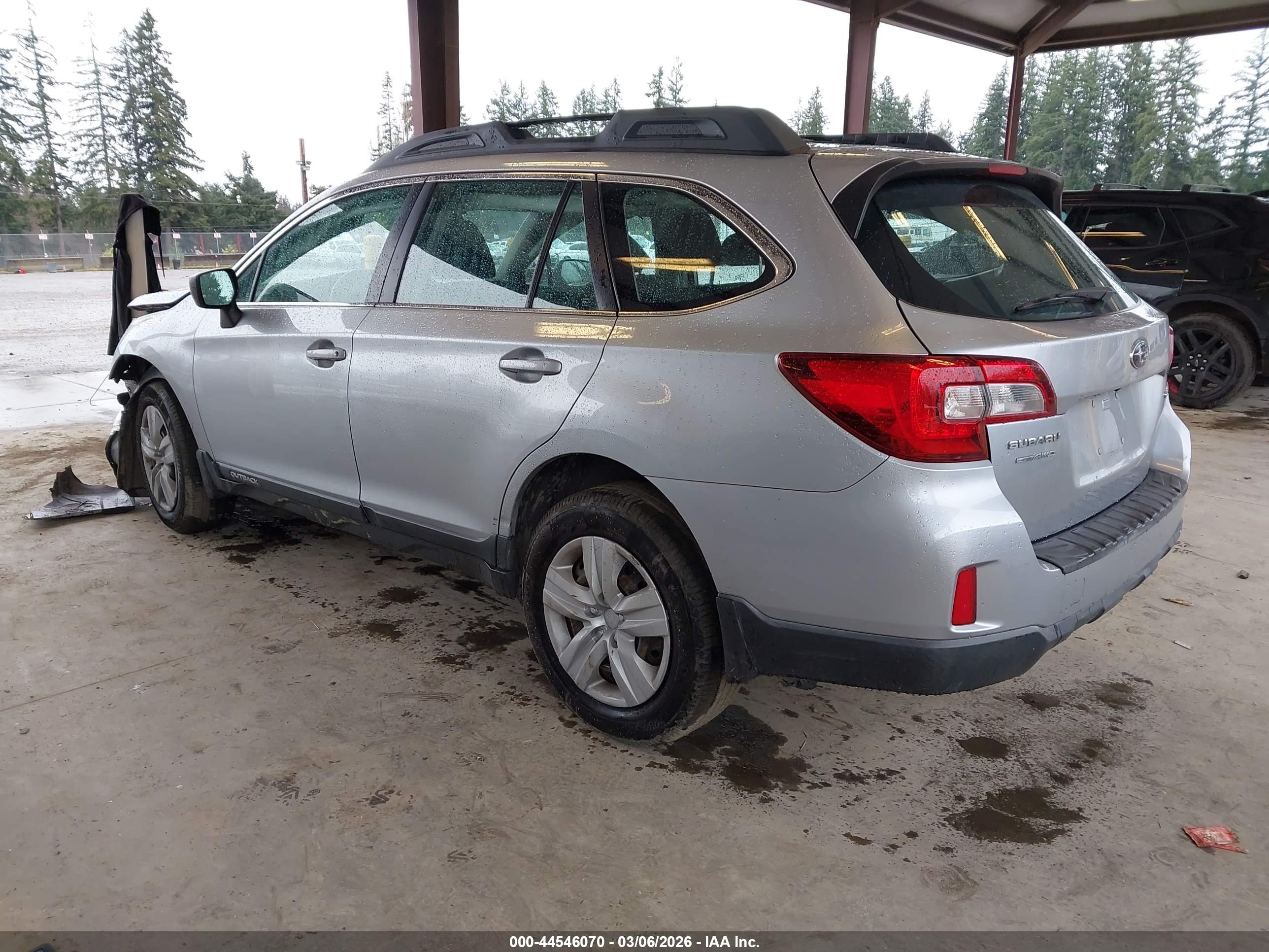 SUBARU OUTBACK image 3