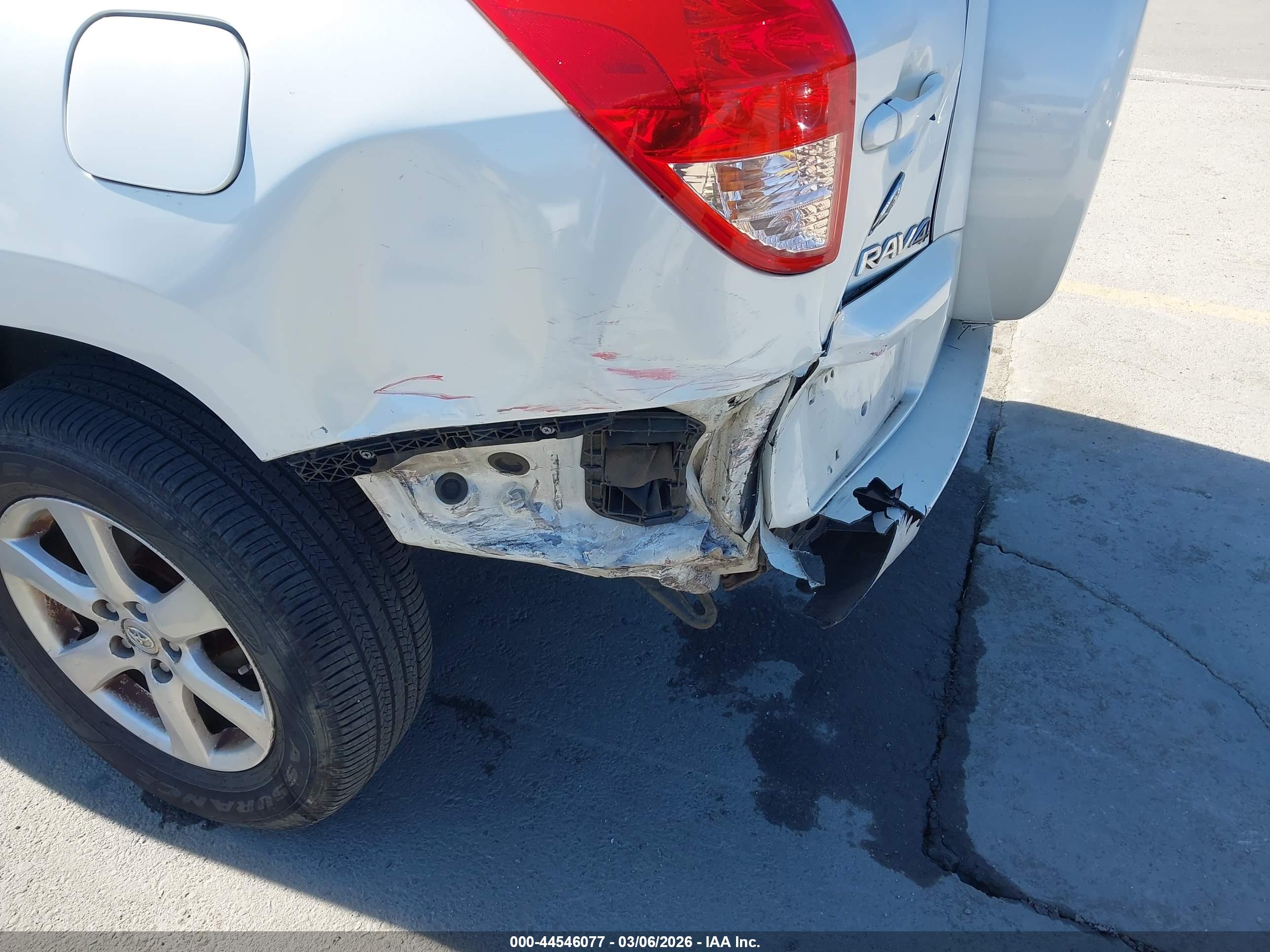 TOYOTA RAV4 image 6