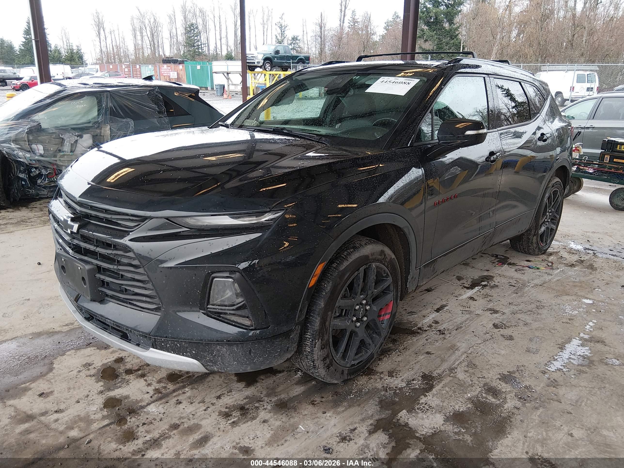 CHEVROLET BLAZER image 2