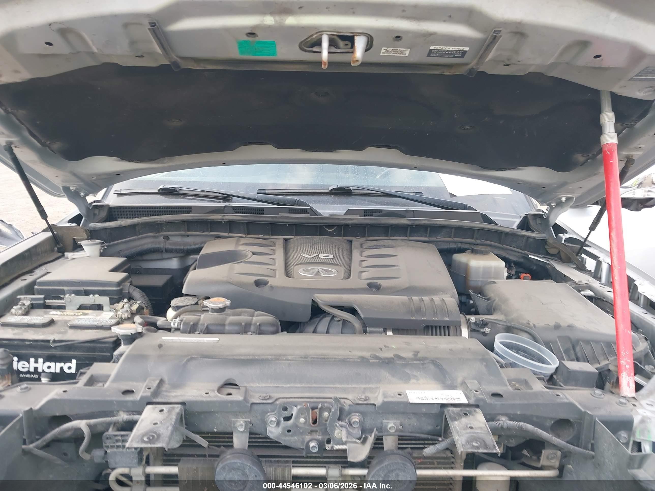 INFINITI QX80 image 10
