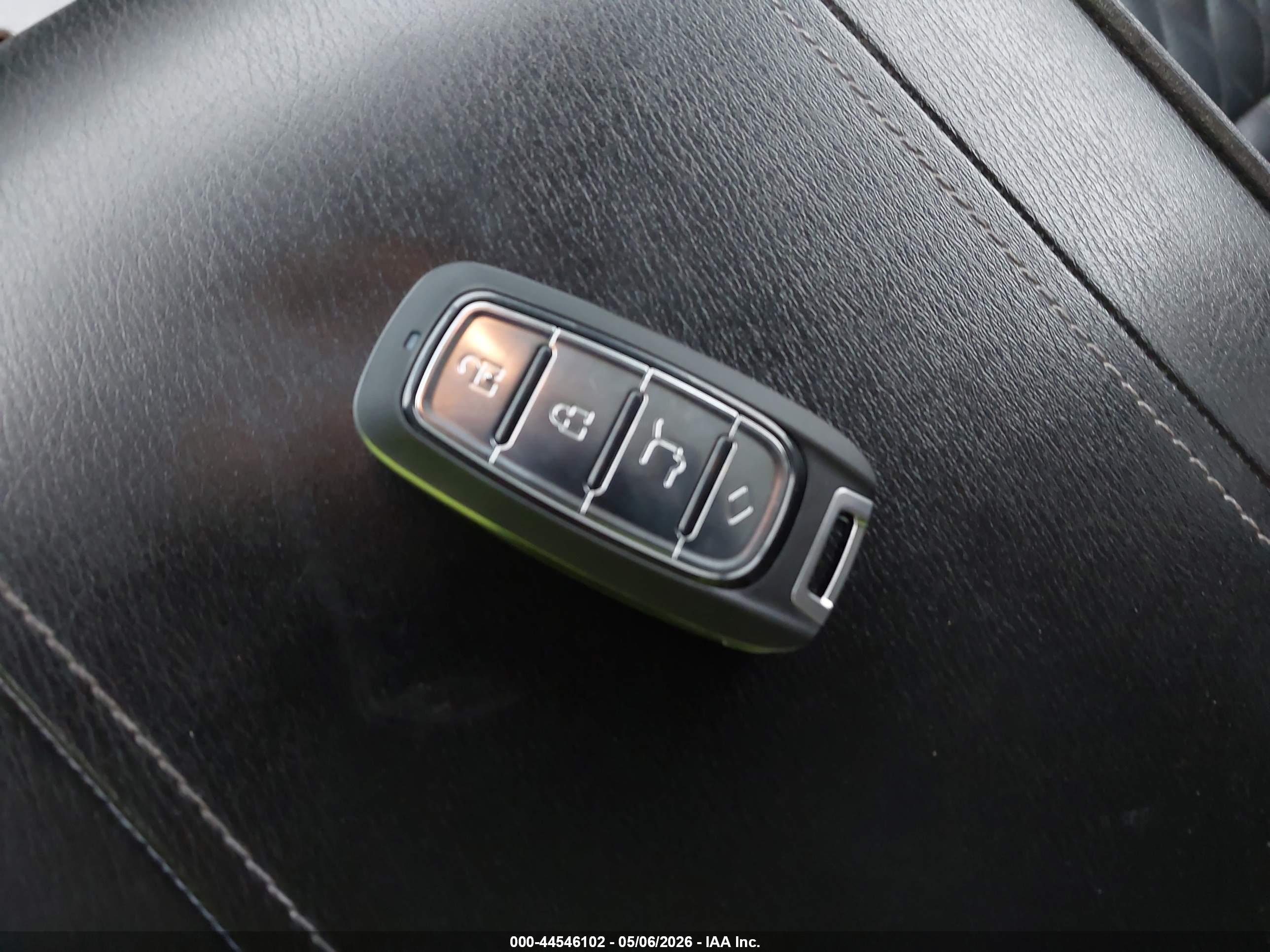 INFINITI QX80 image 11