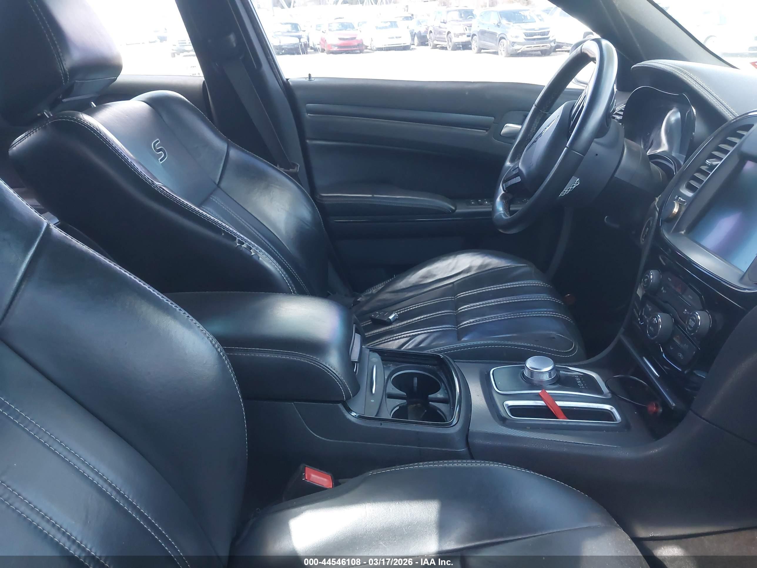 CHRYSLER 300 image 5
