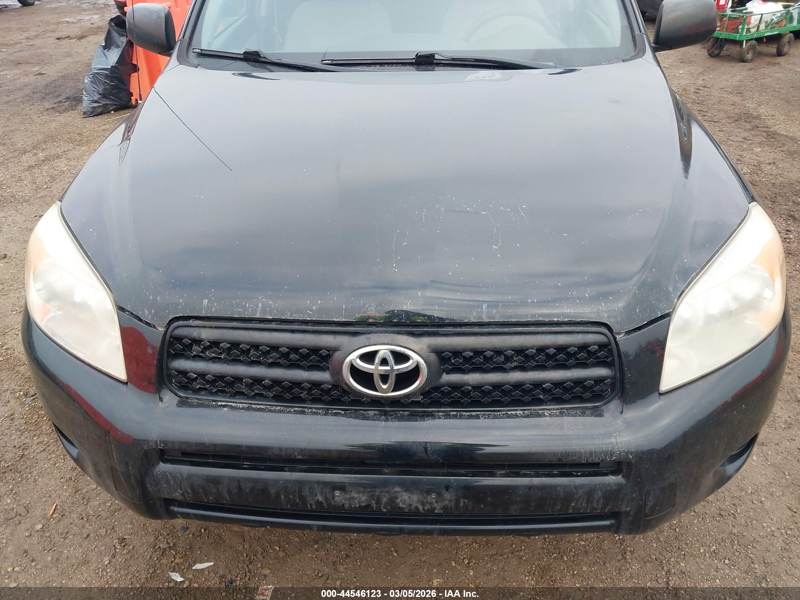 TOYOTA RAV4 image 6