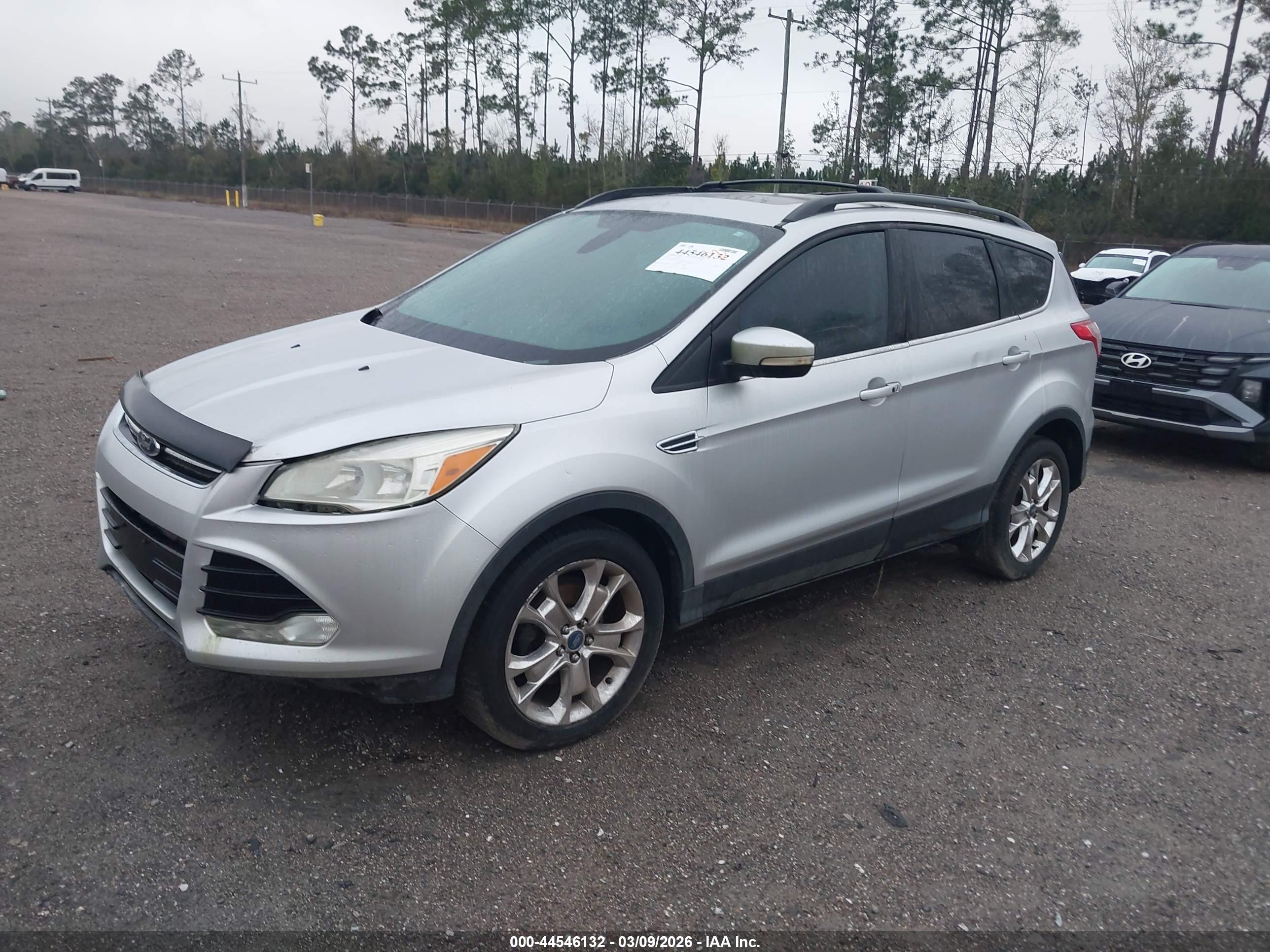 FORD ESCAPE image 2