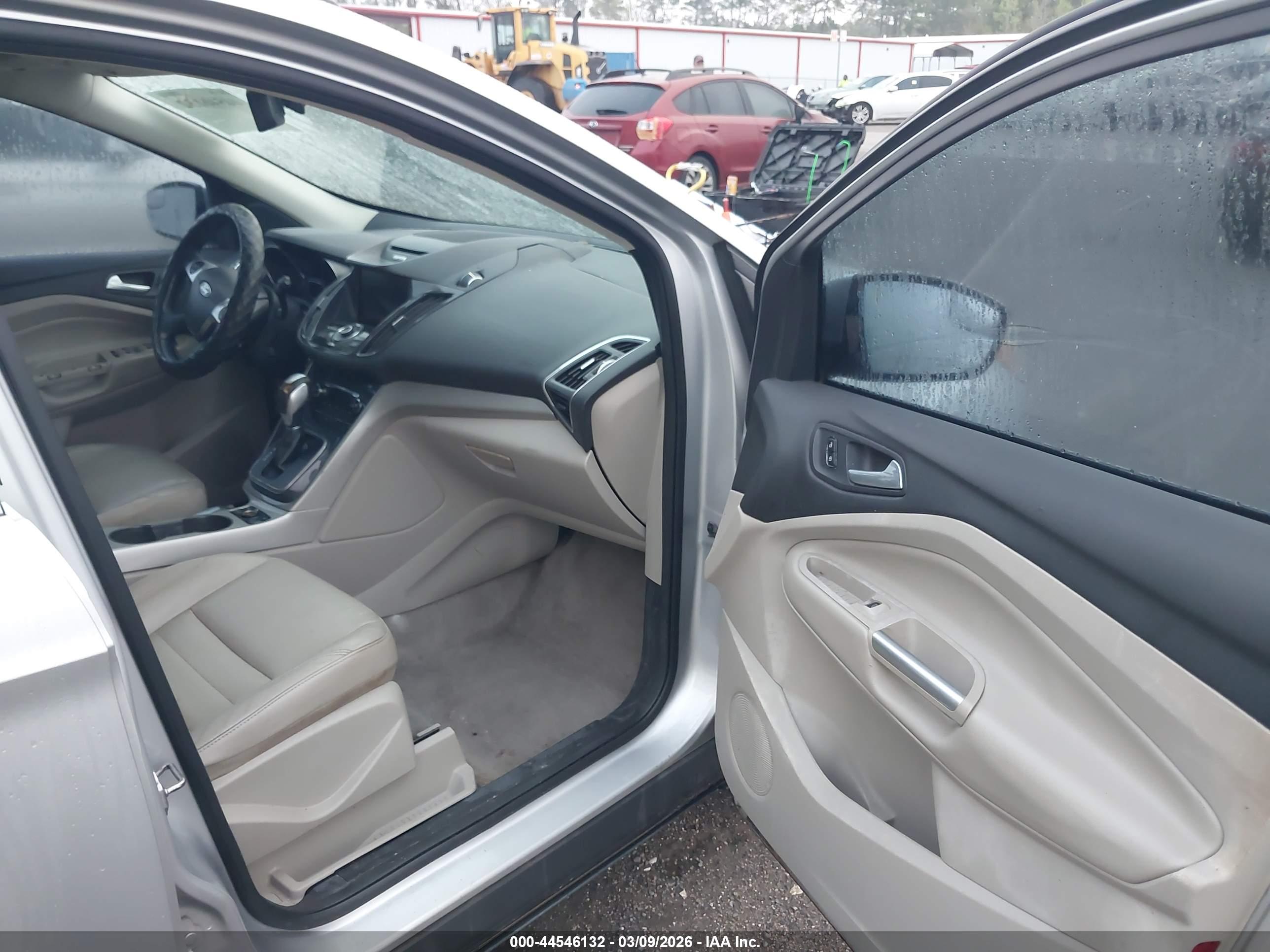 FORD ESCAPE image 5