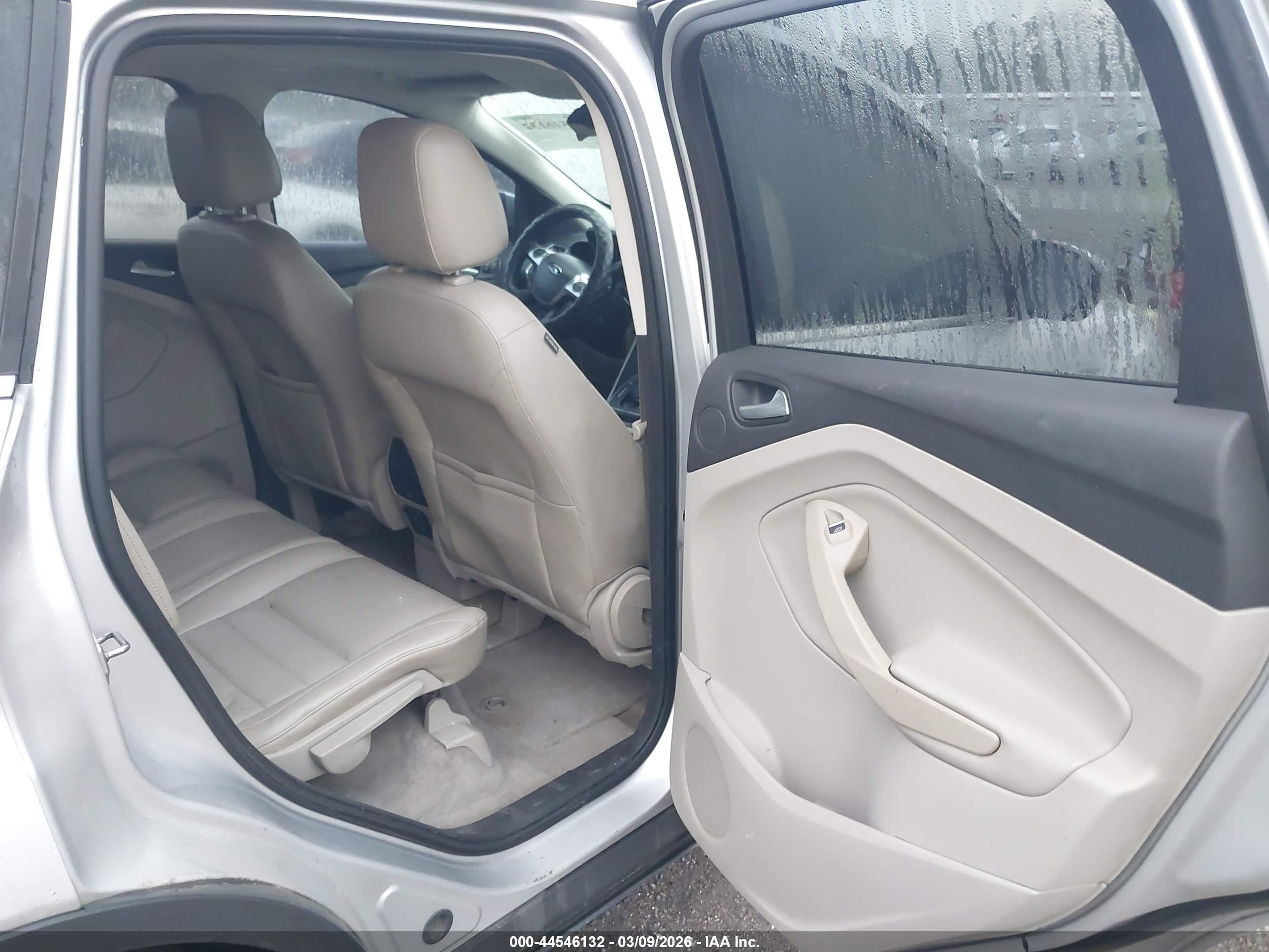 FORD ESCAPE image 8