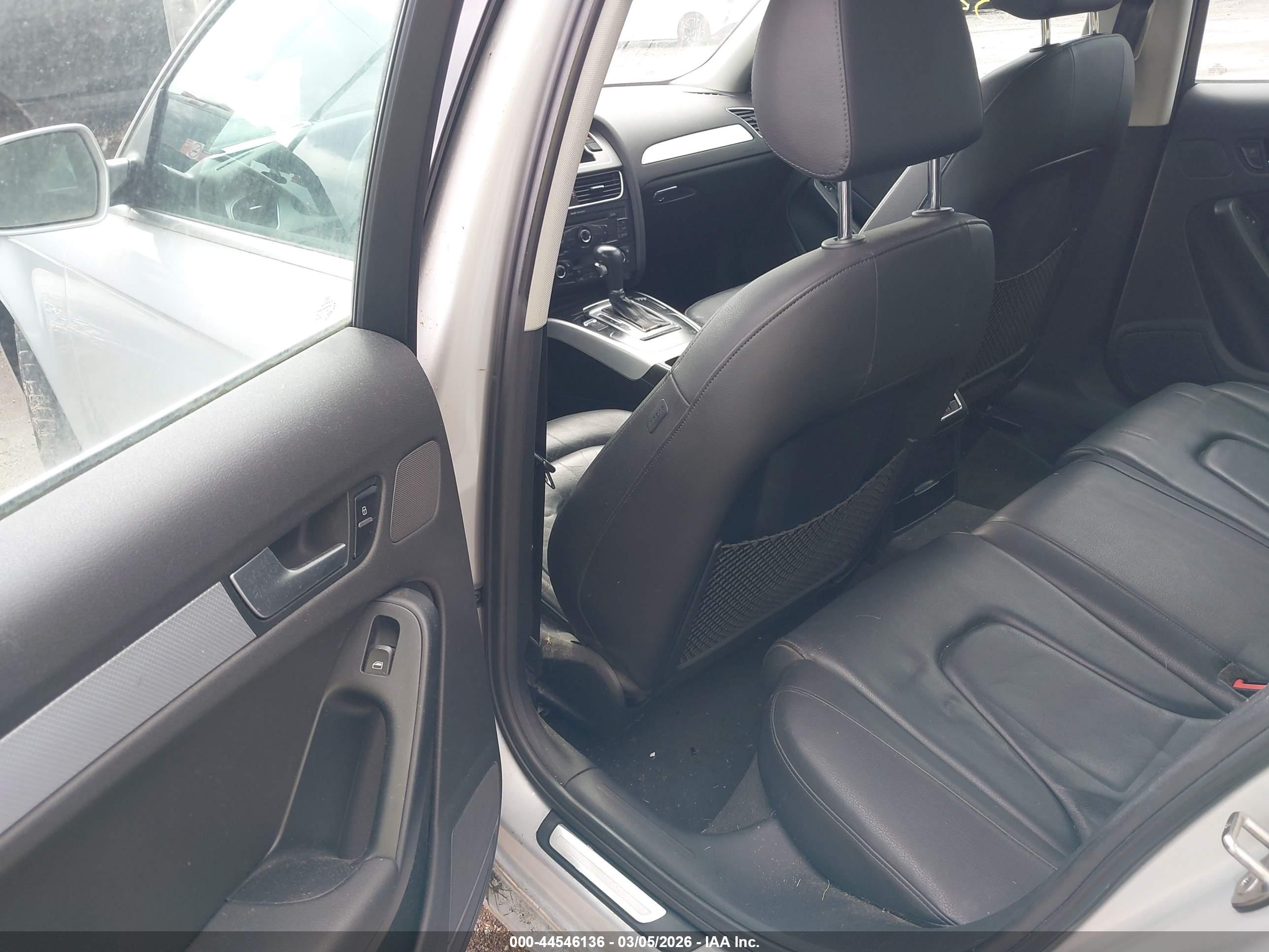 AUDI A4 image 8