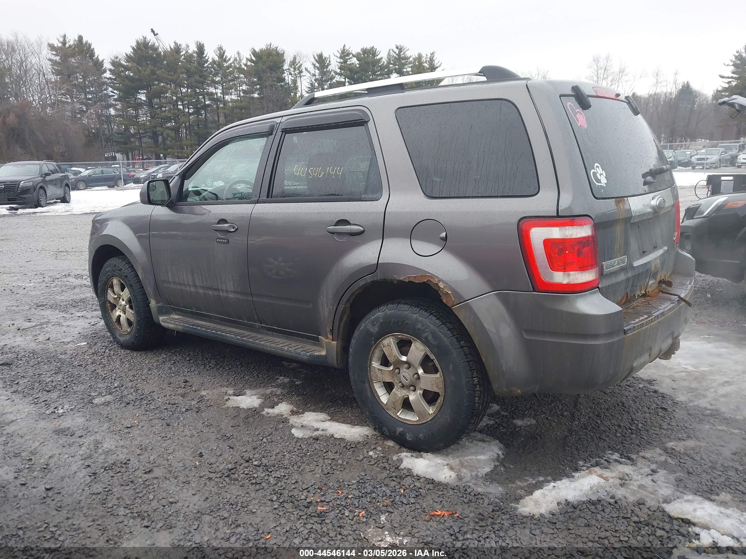 FORD ESCAPE image 3