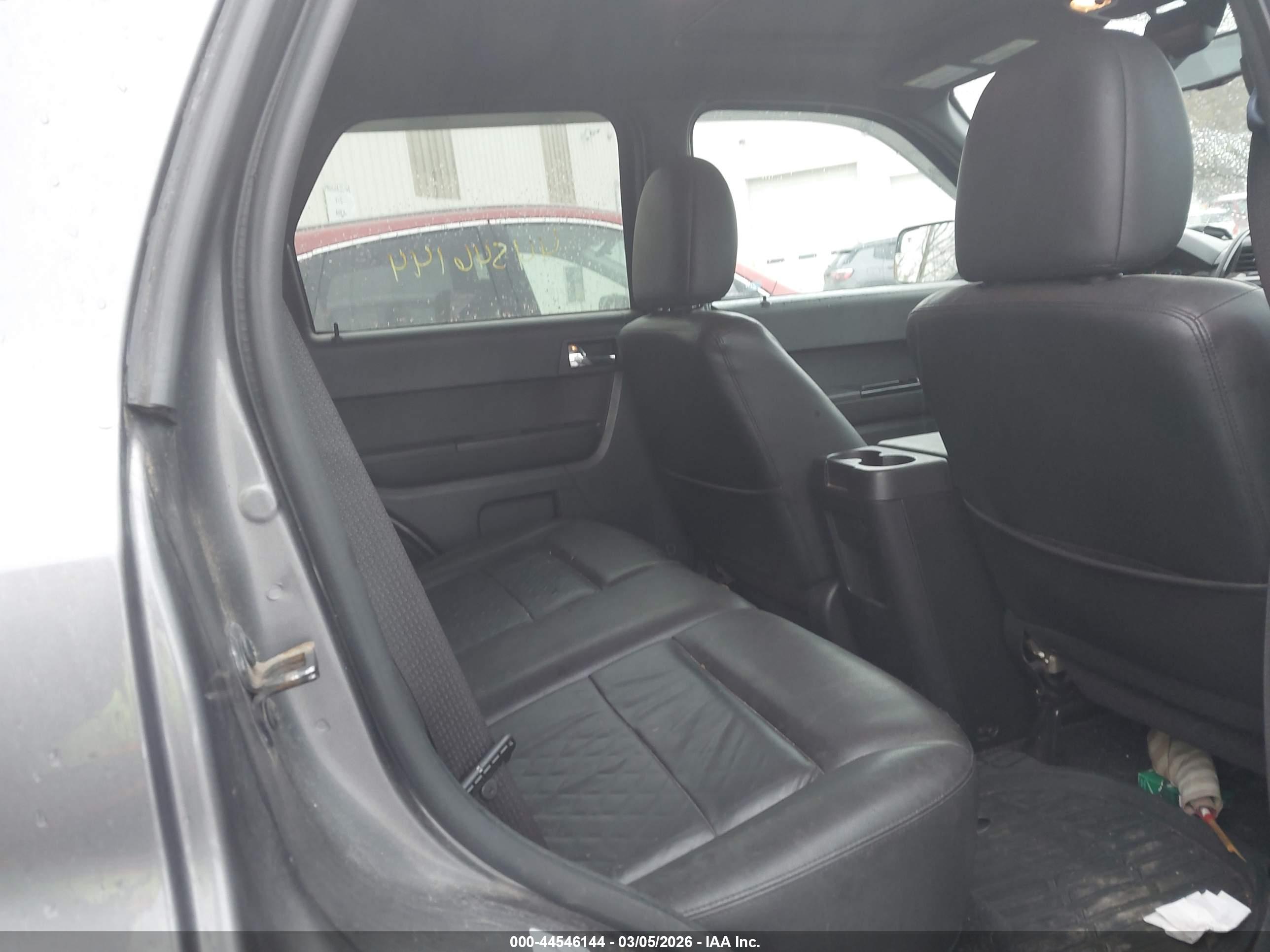 FORD ESCAPE image 8