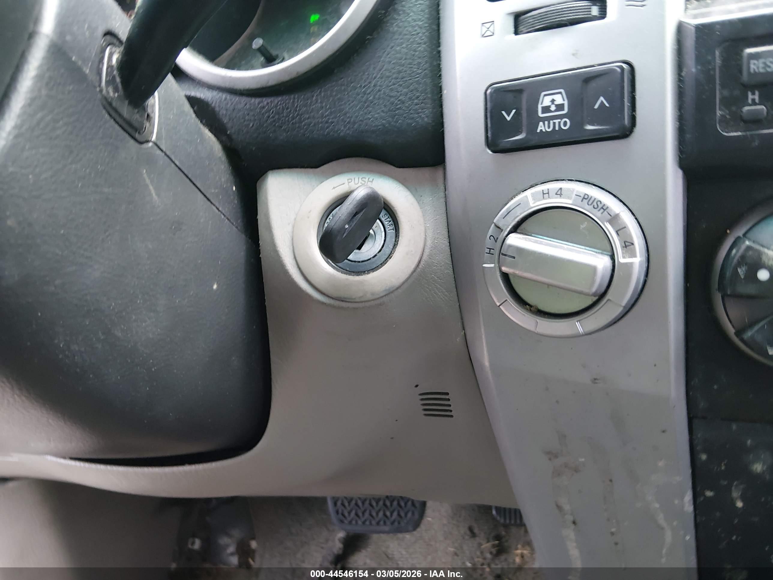 TOYOTA 4RUNNER image 11