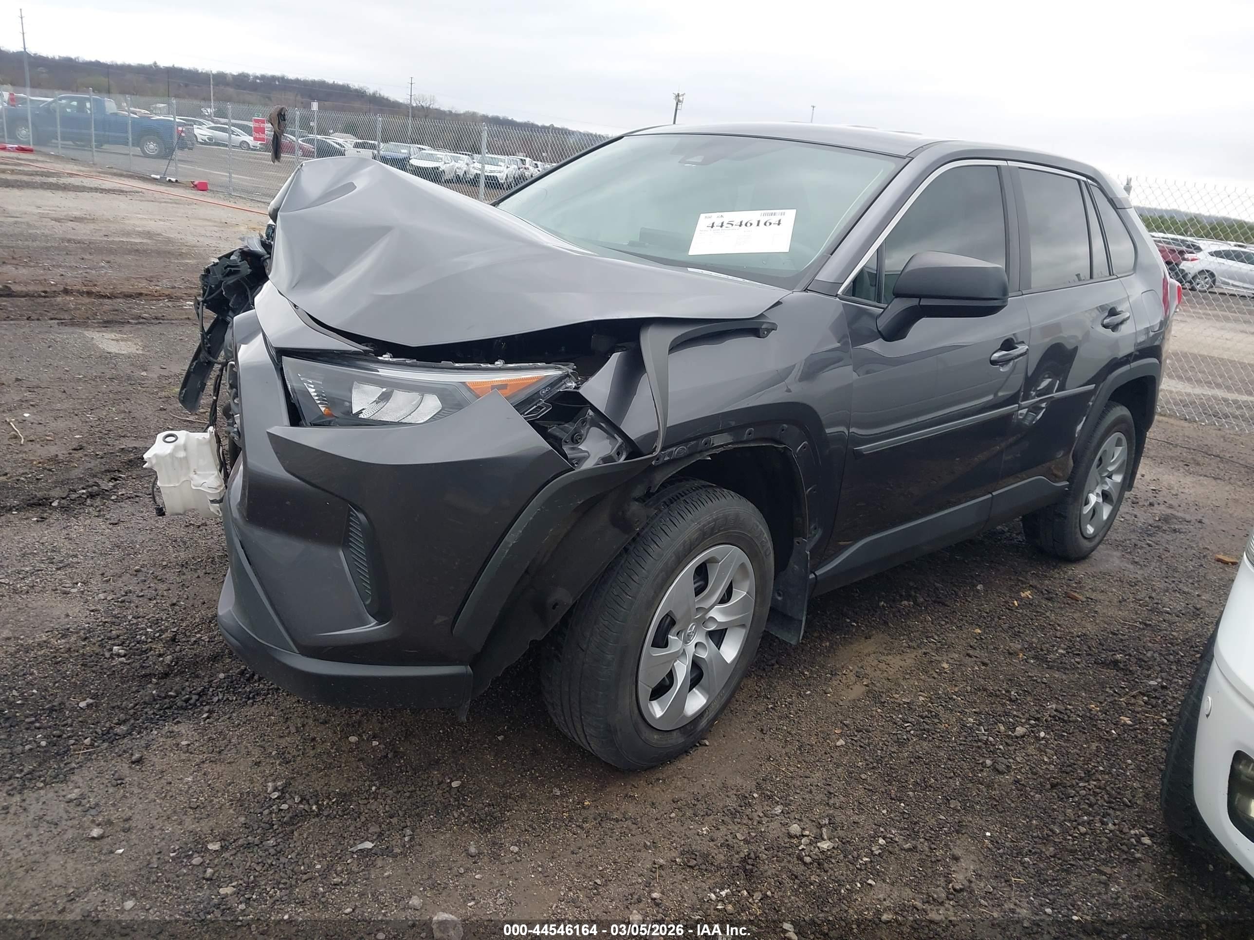 TOYOTA RAV4 image 2