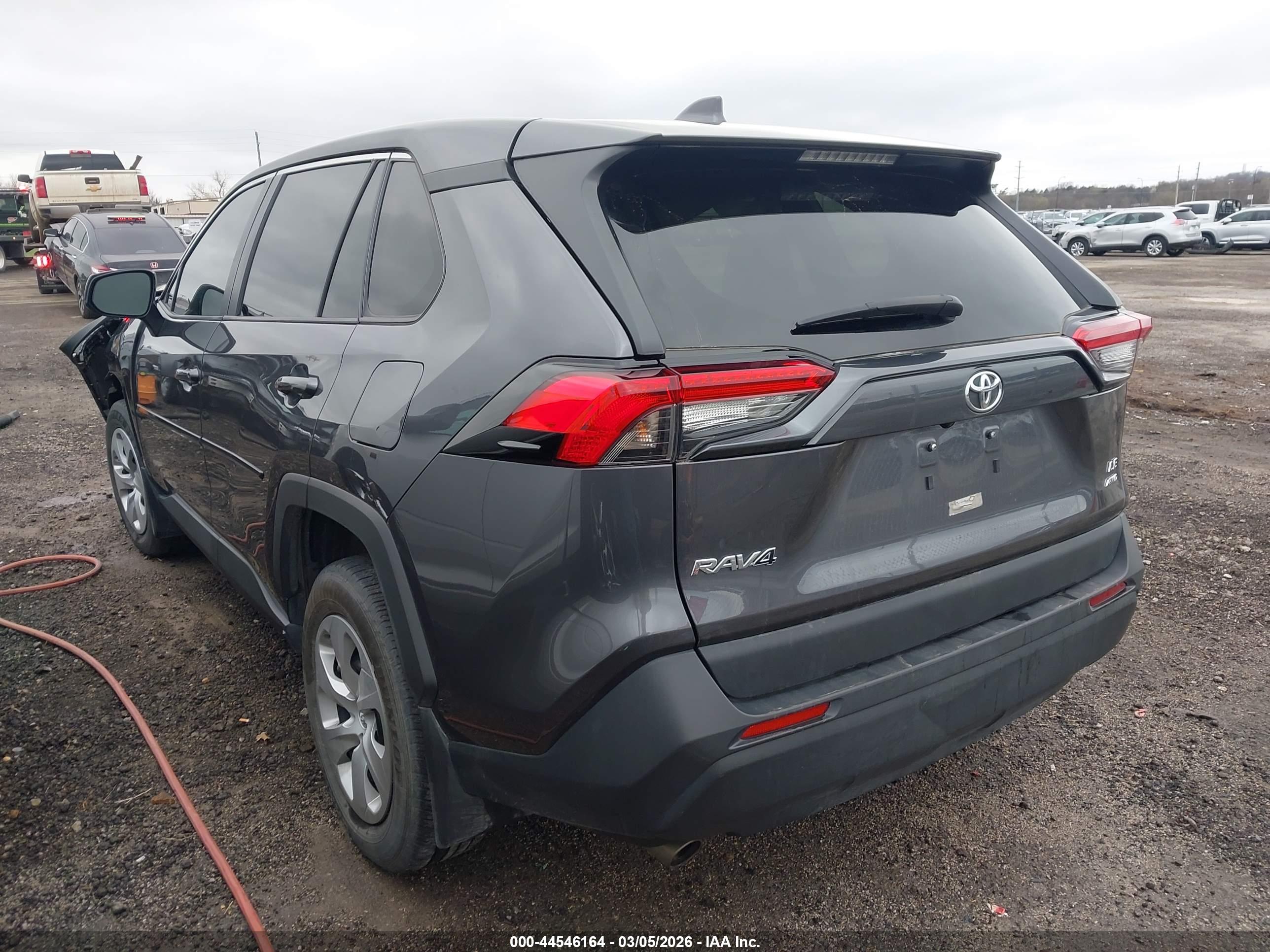 TOYOTA RAV4 image 3