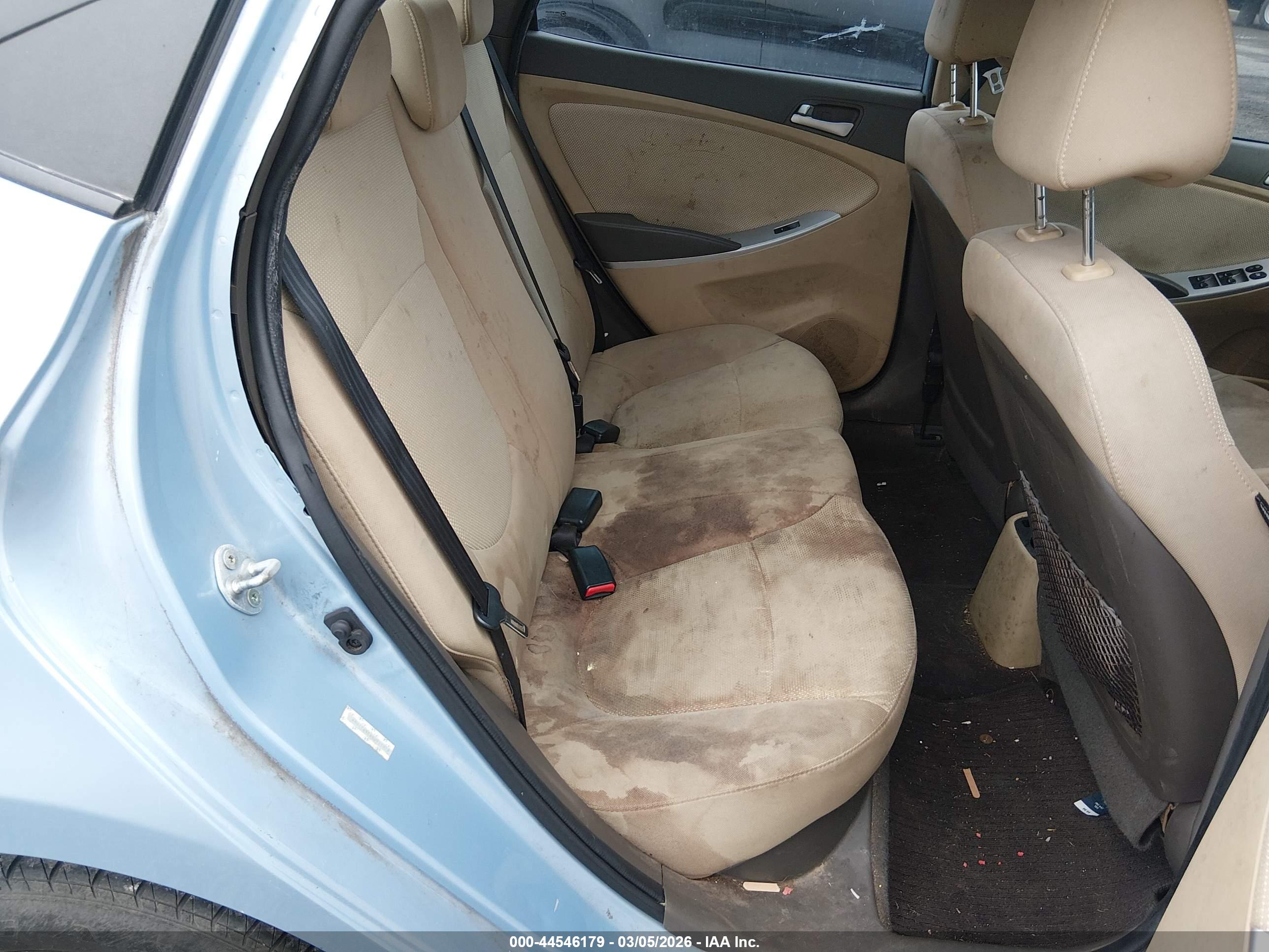 HYUNDAI ACCENT image 8