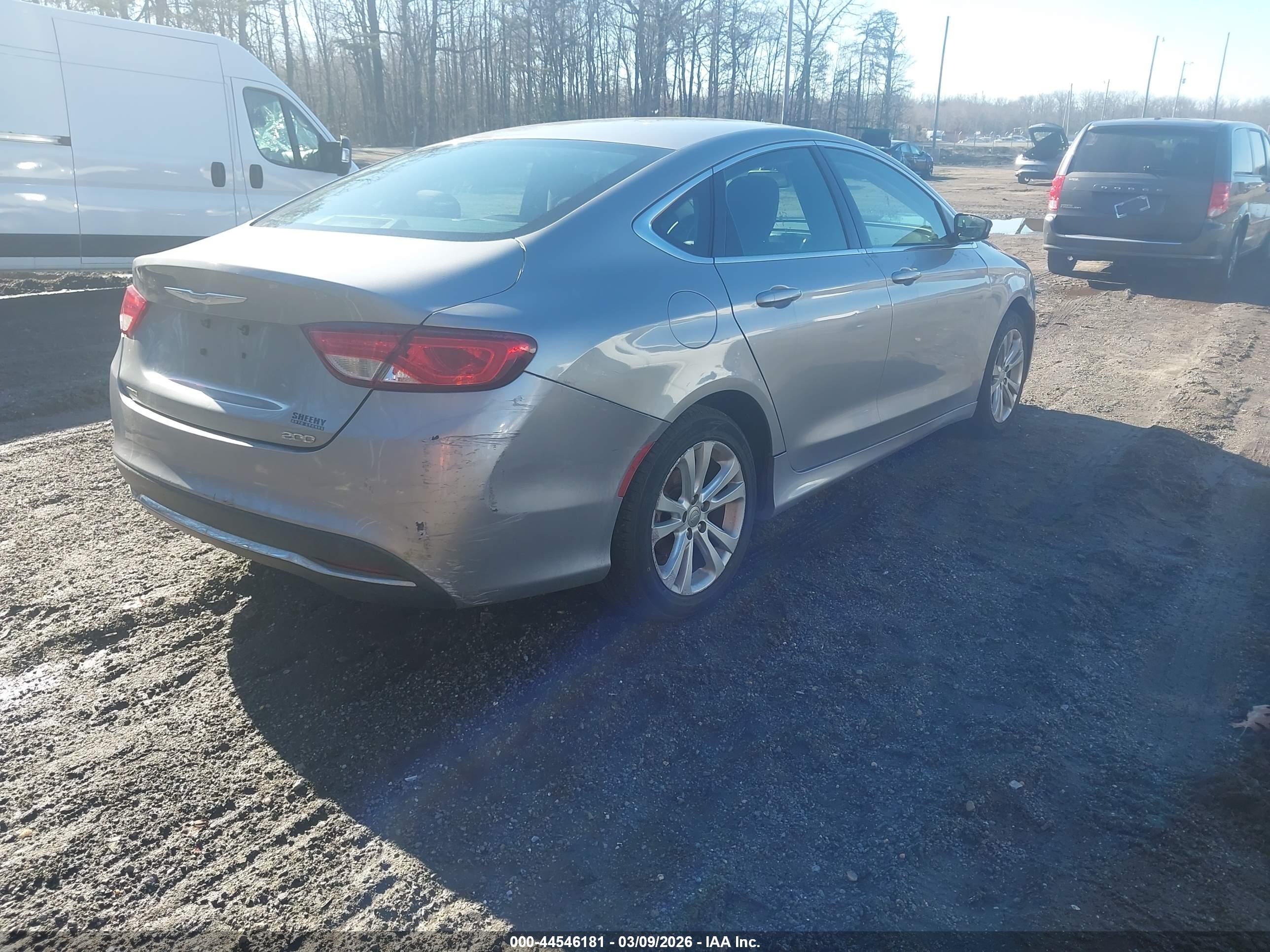 CHRYSLER 200 image 4