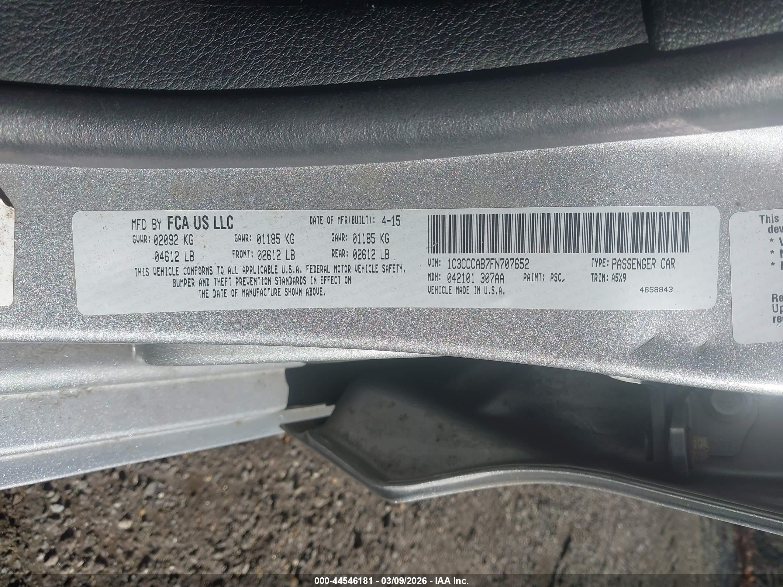 CHRYSLER 200 image 9