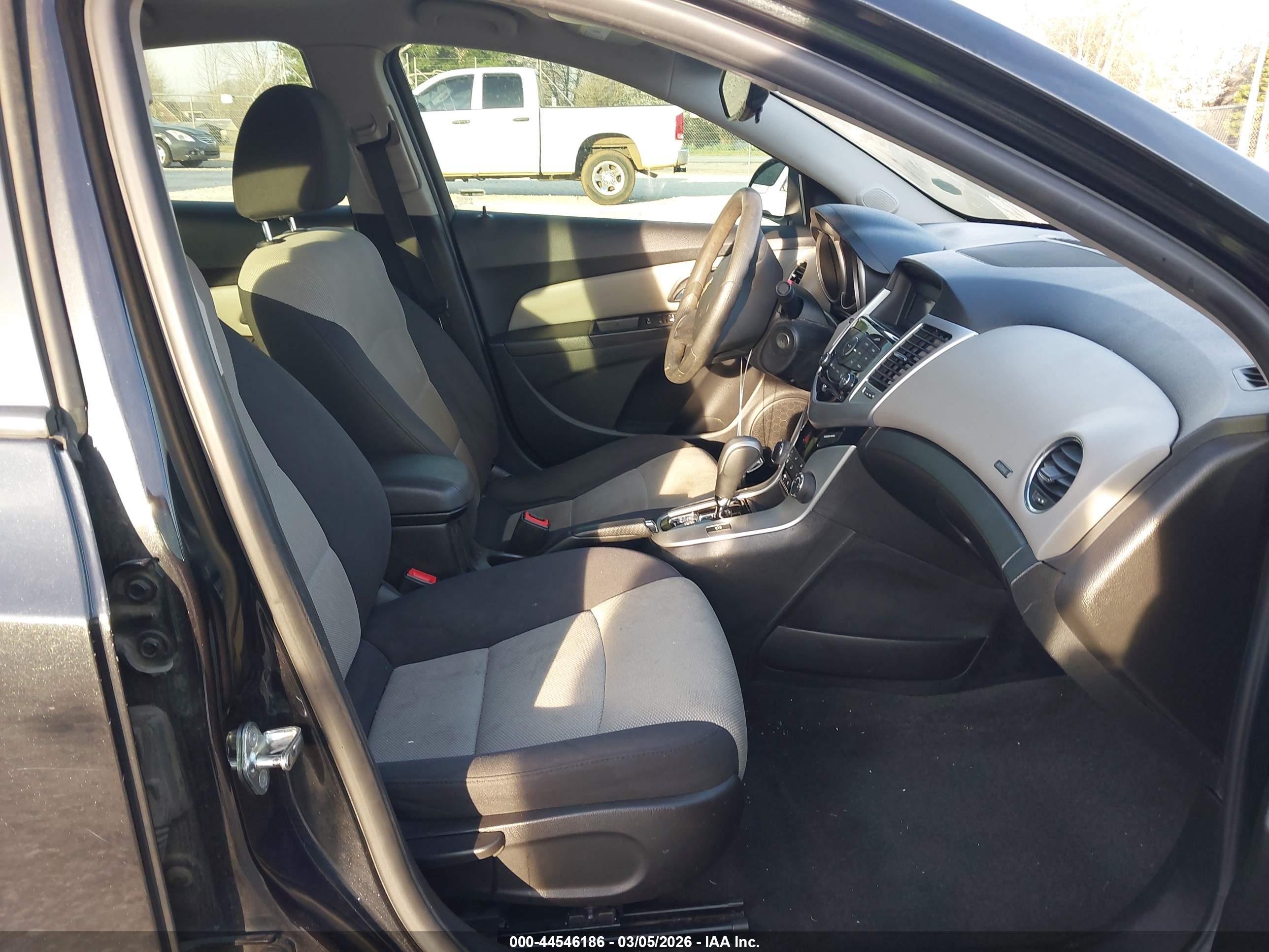 CHEVROLET CRUZE image 5