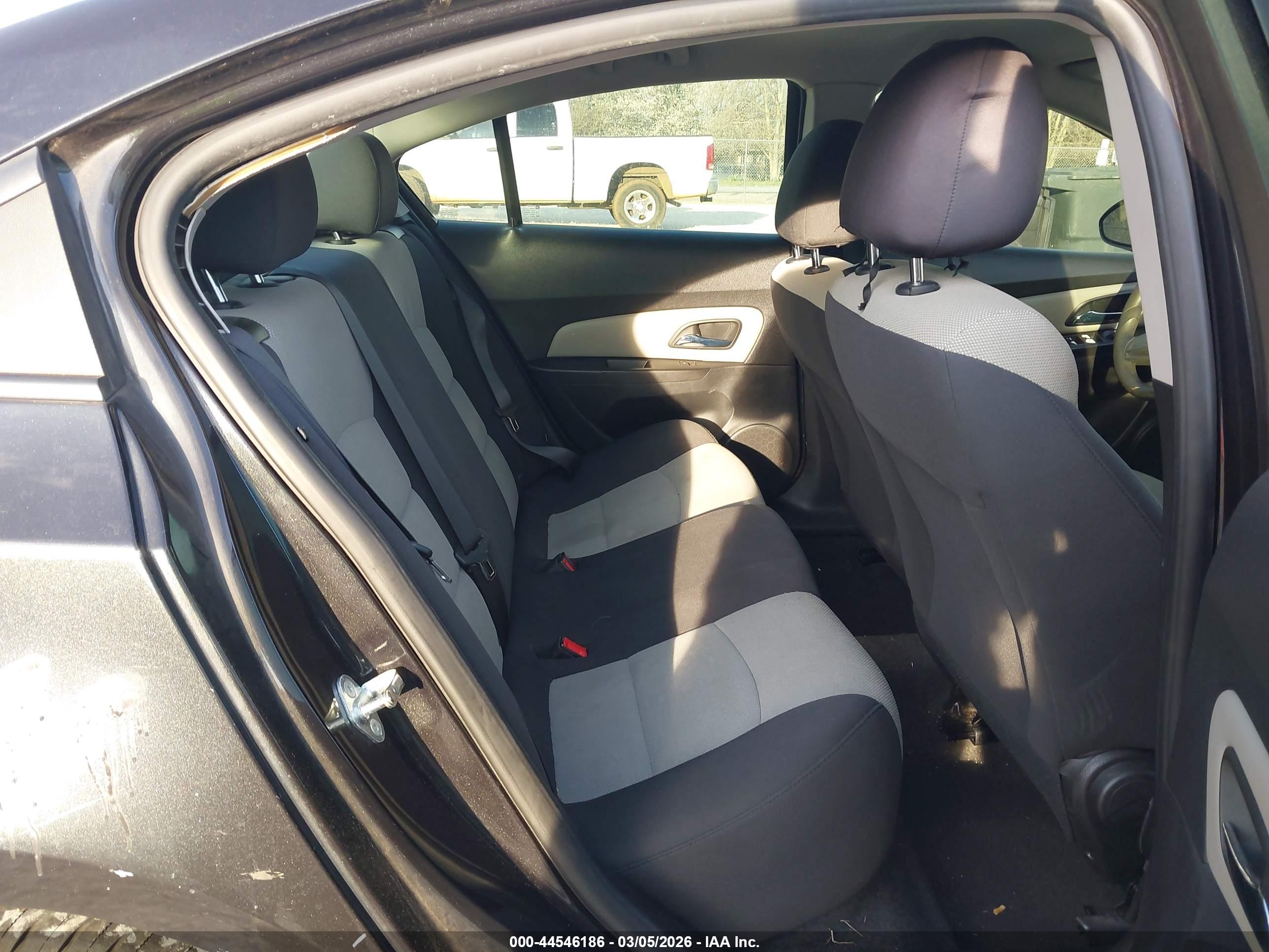 CHEVROLET CRUZE image 8