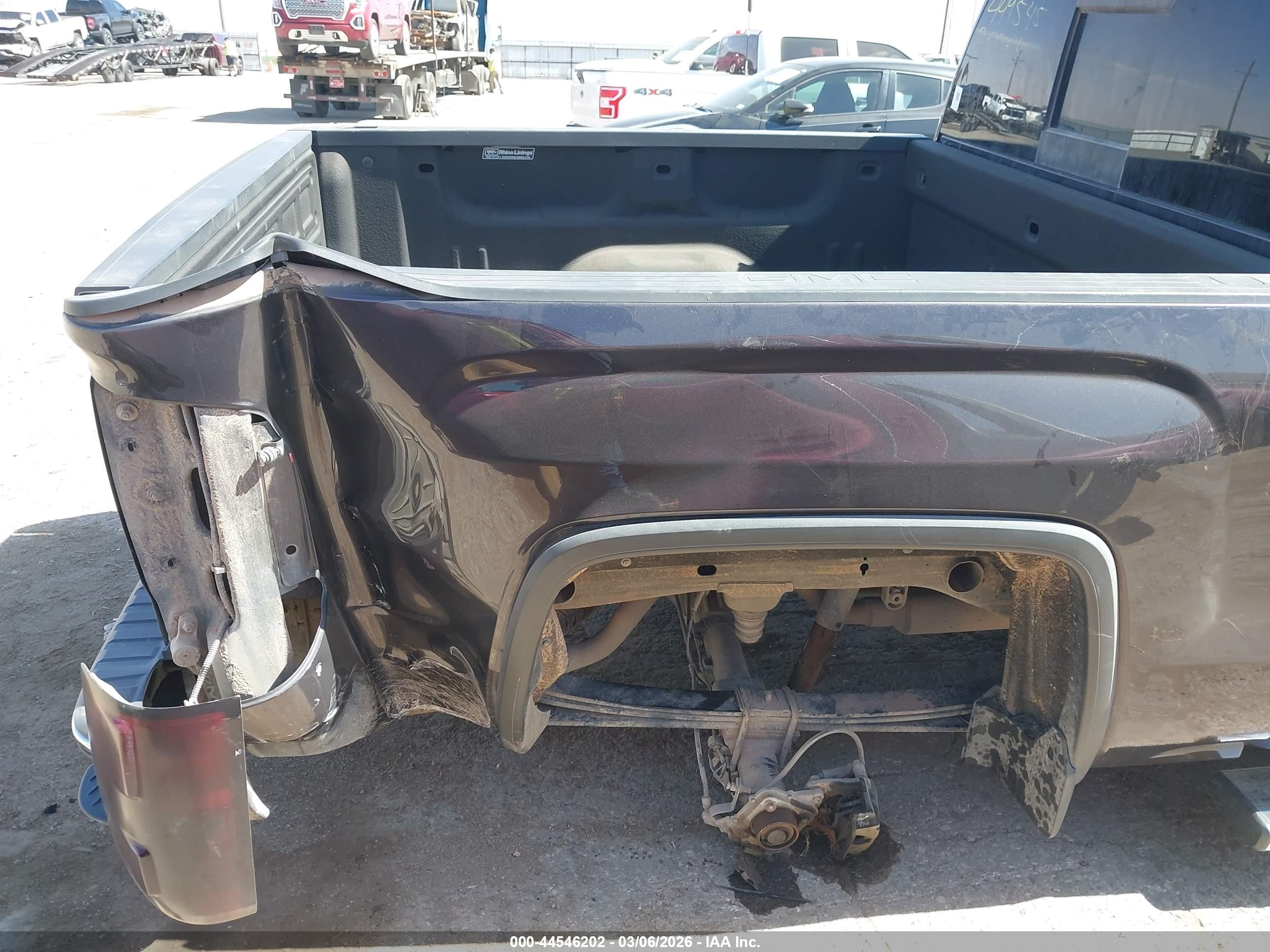 GMC SIERRA image 6