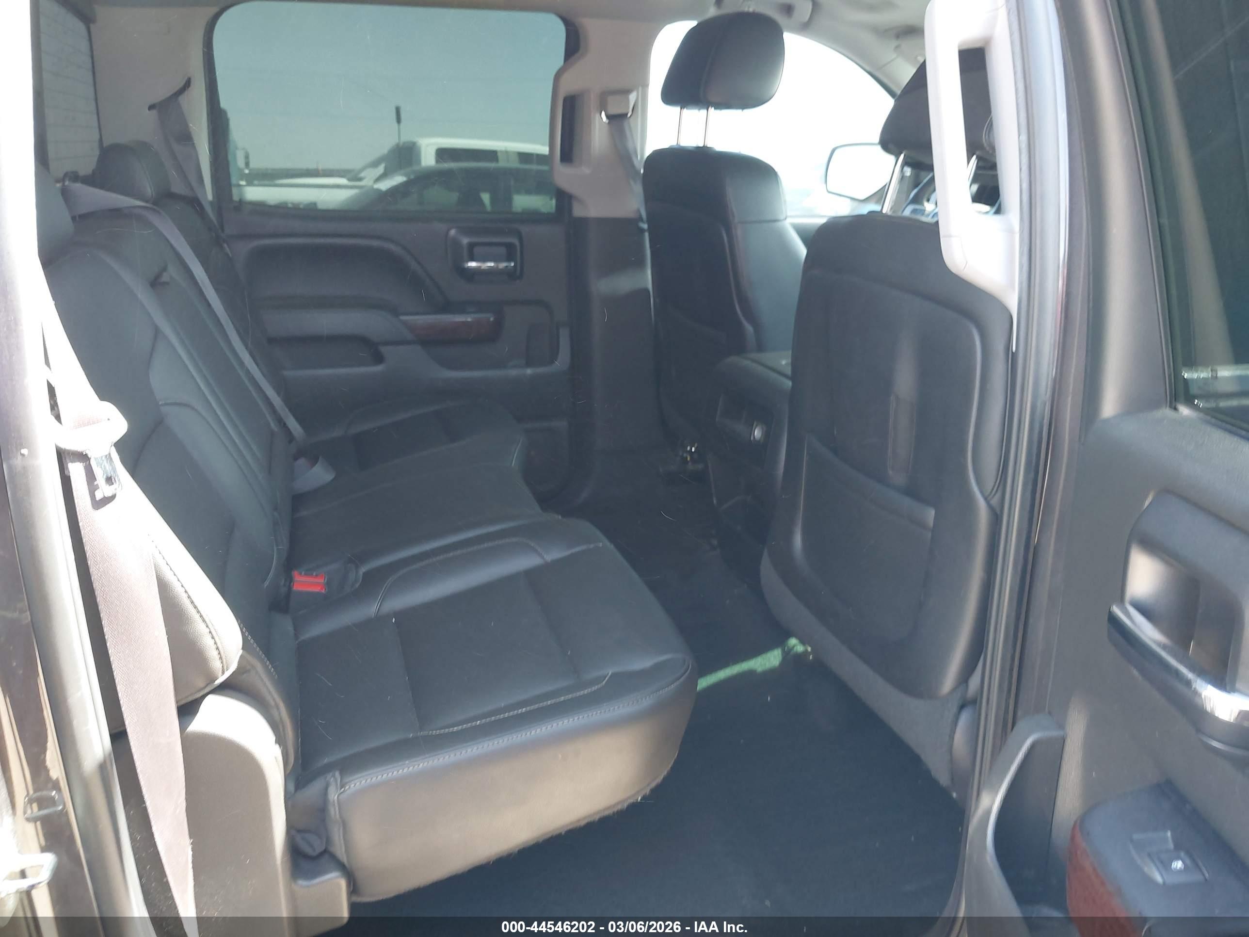GMC SIERRA image 8