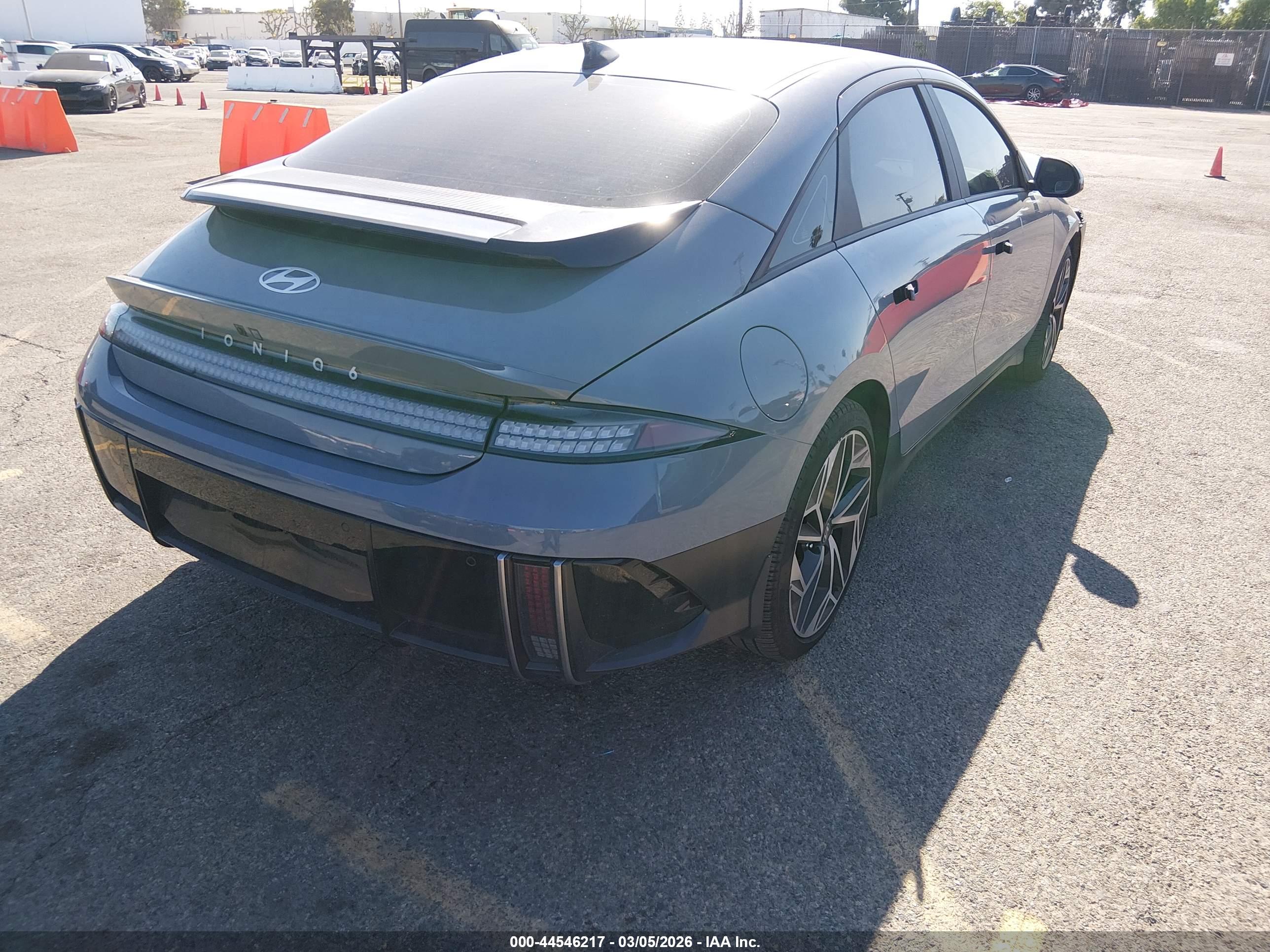 HYUNDAI IONIQ image 4