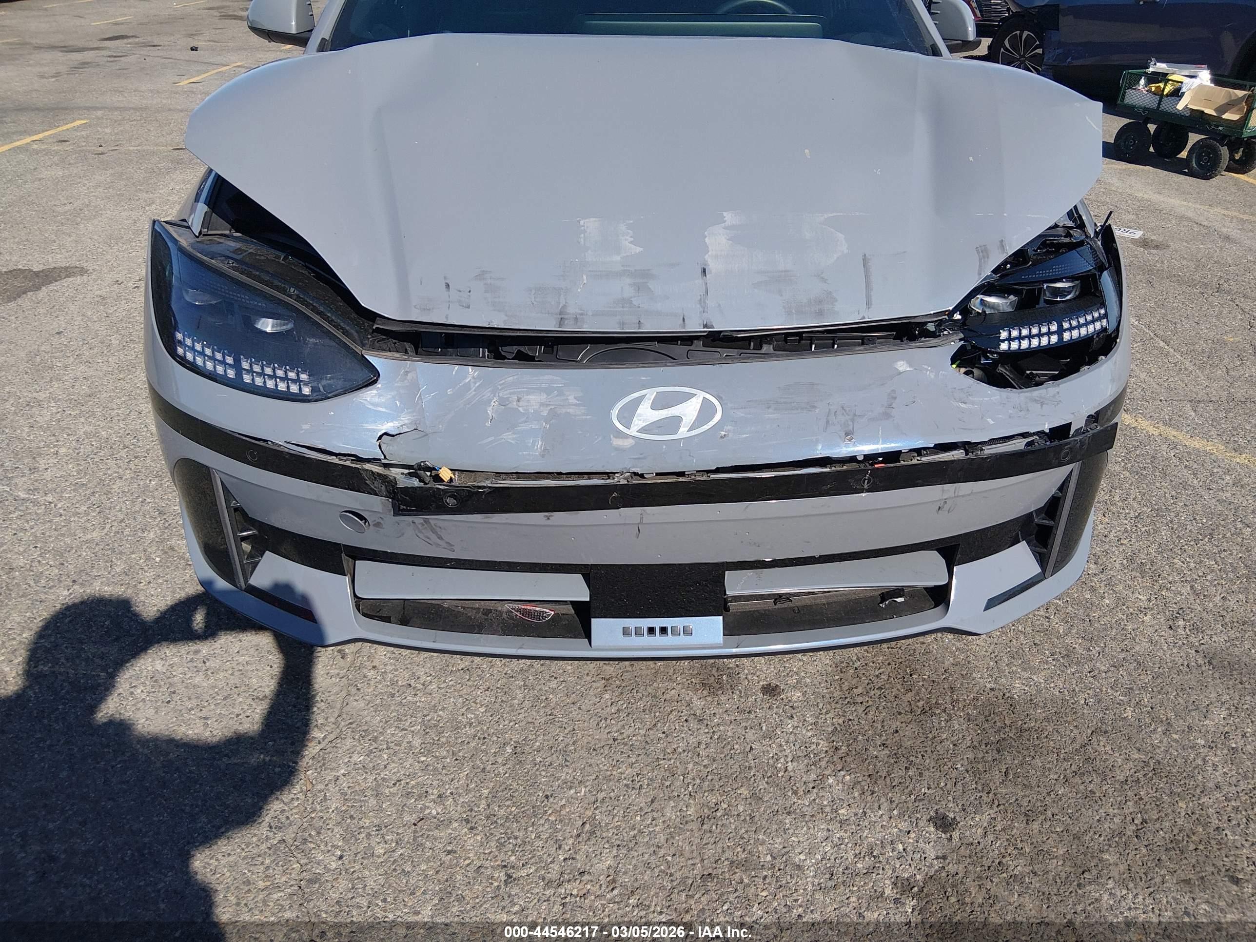 HYUNDAI IONIQ image 6