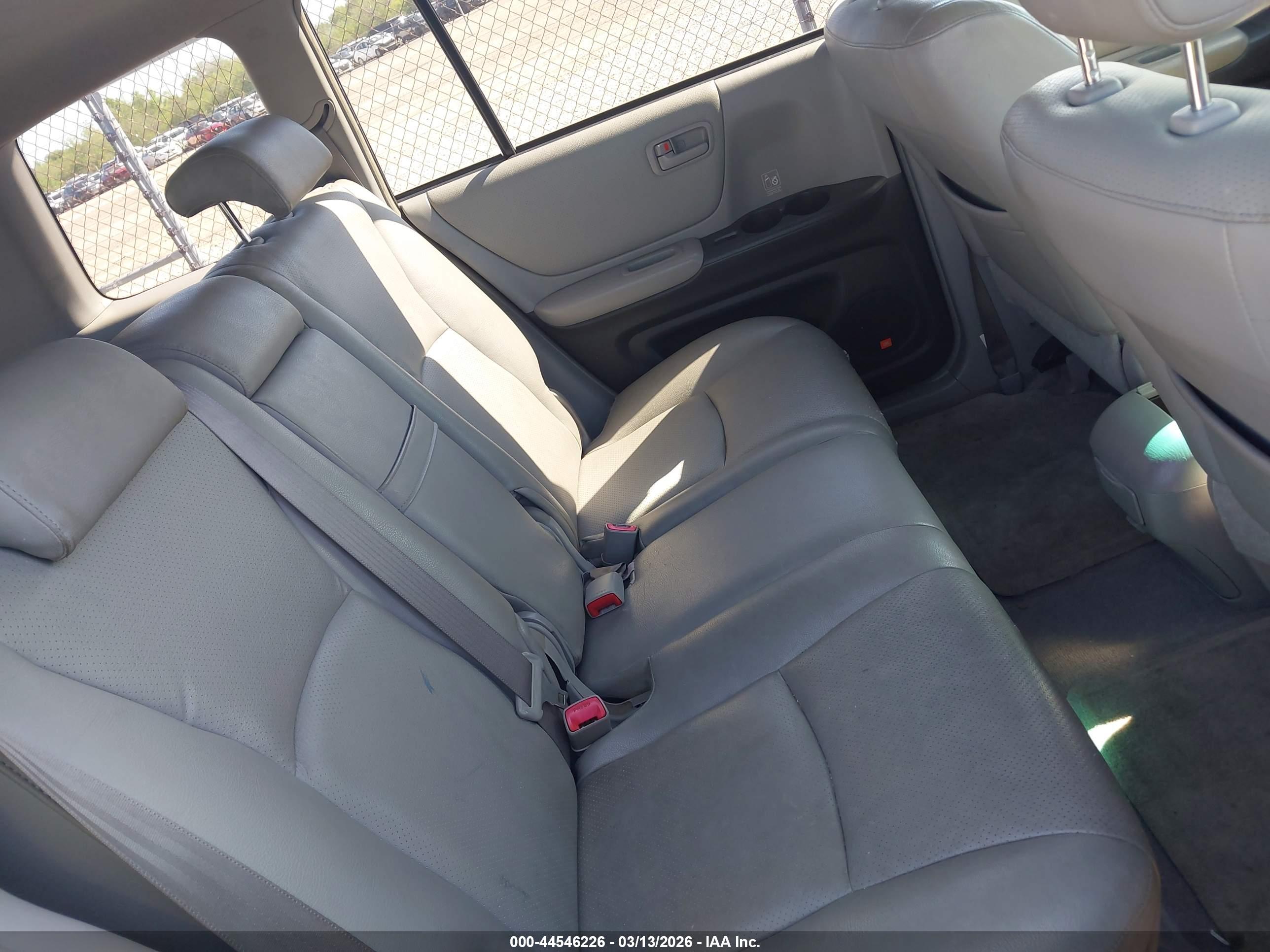 TOYOTA HIGHLANDER image 8