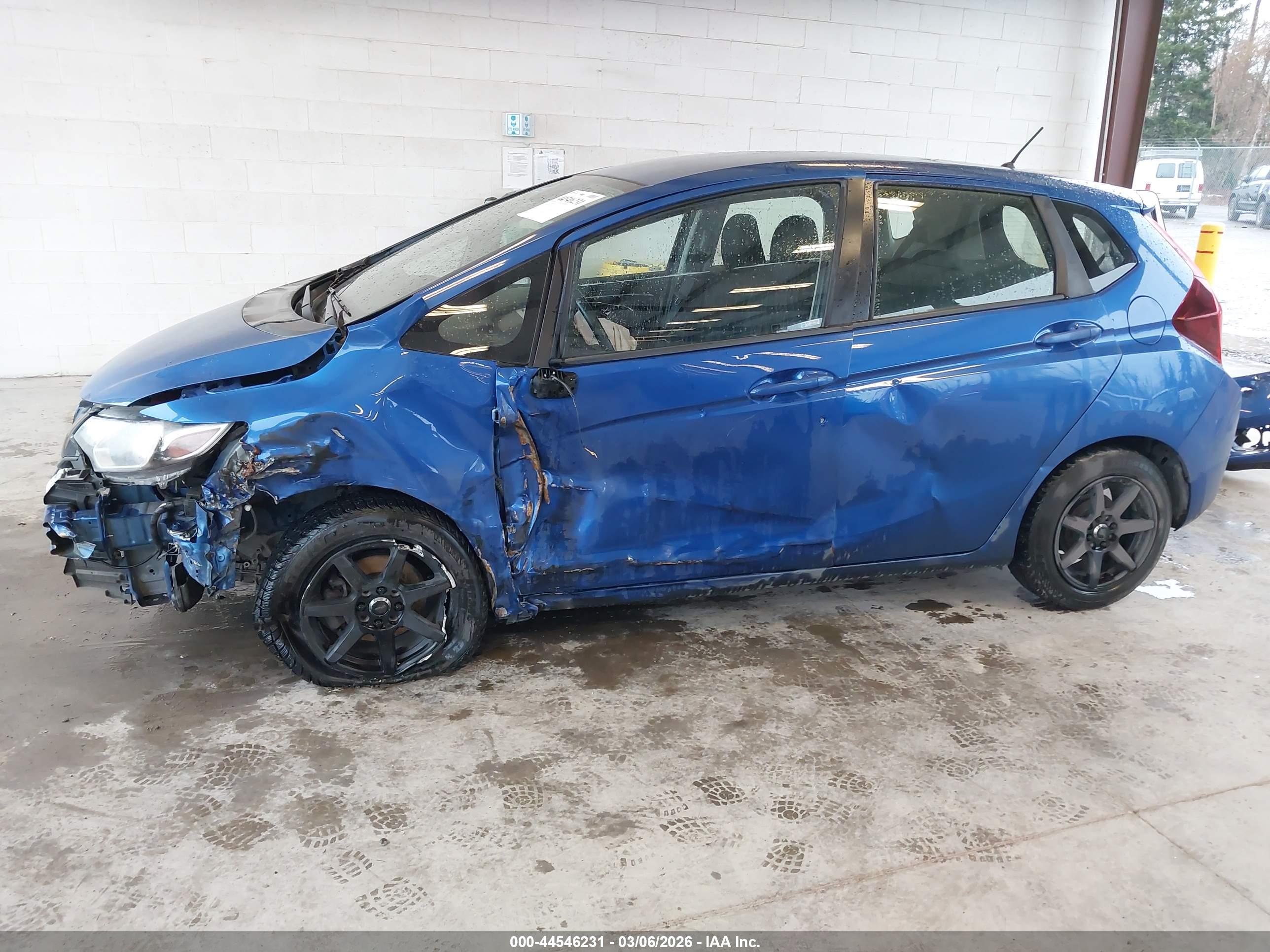 HONDA FIT image 6