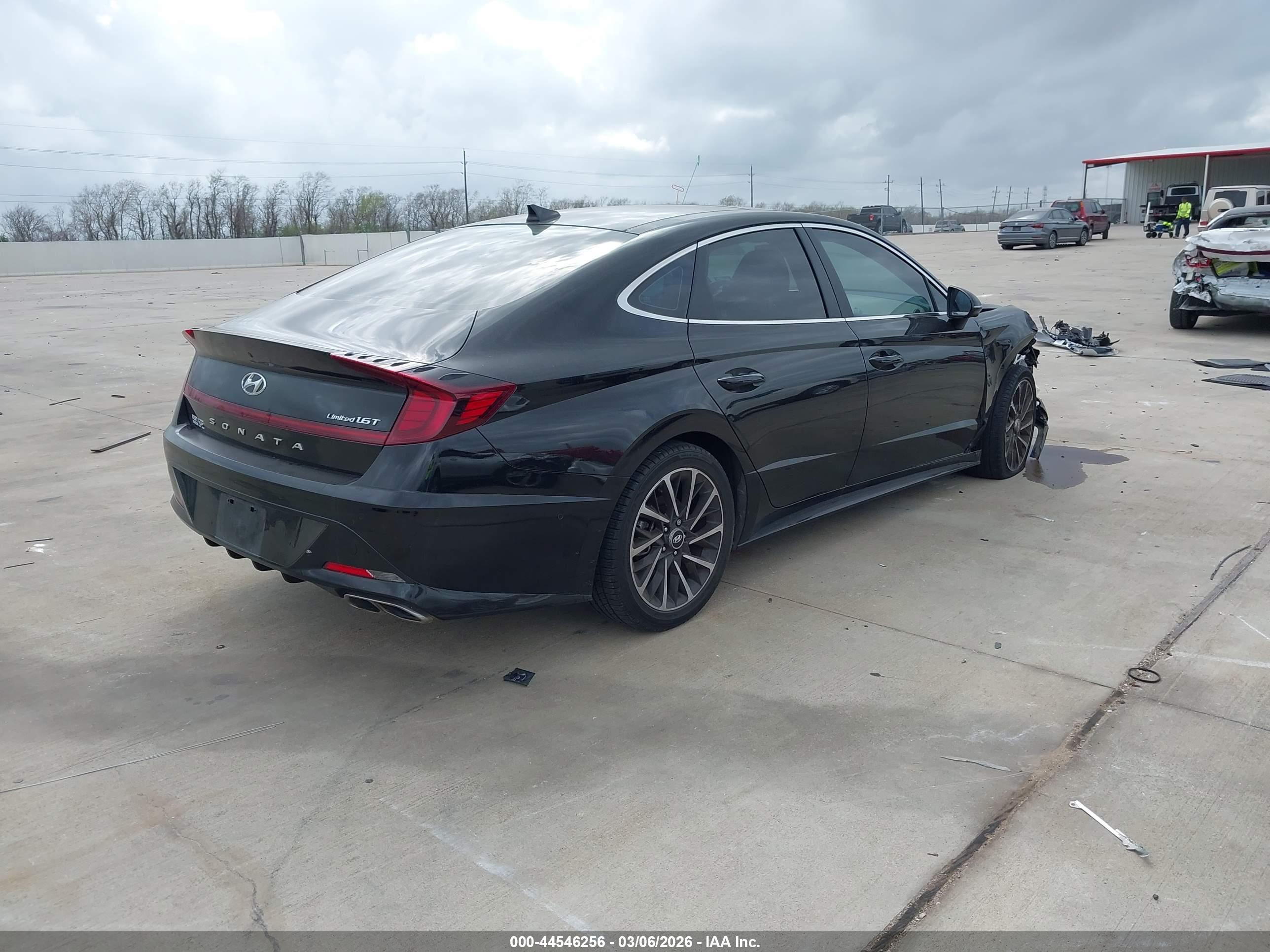 HYUNDAI SONATA image 4