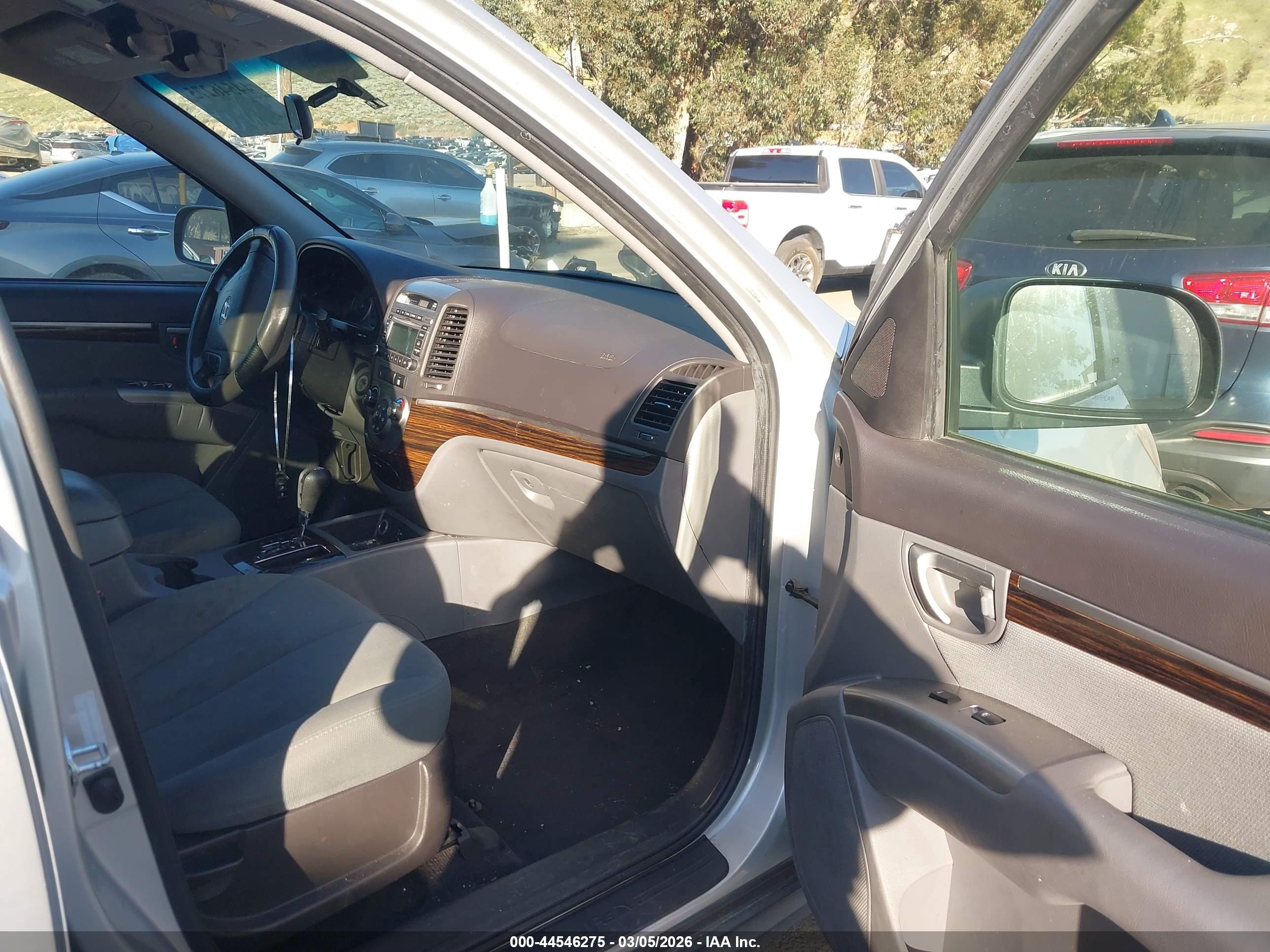 HYUNDAI SANTA image 5