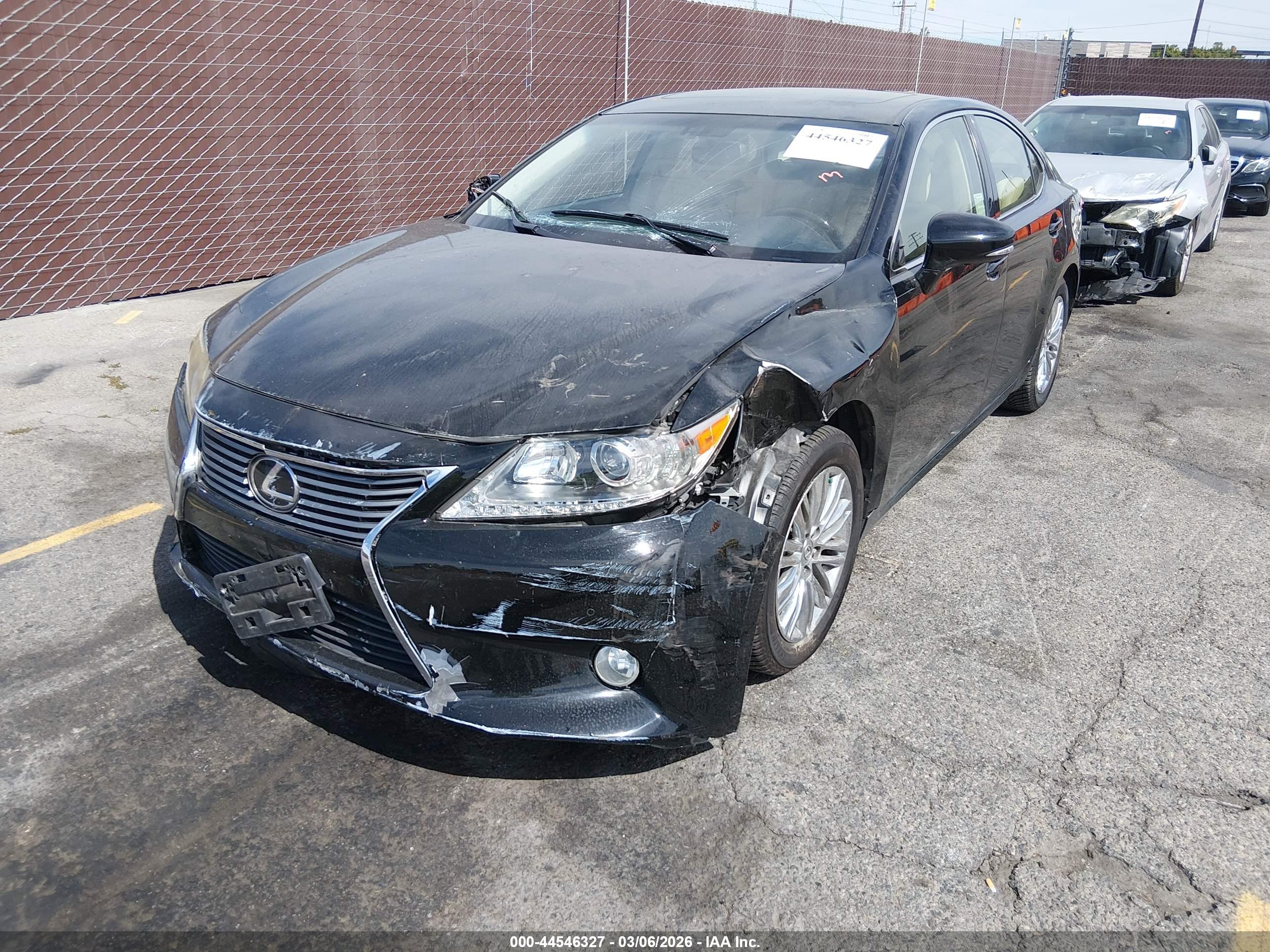 LEXUS ES image 2