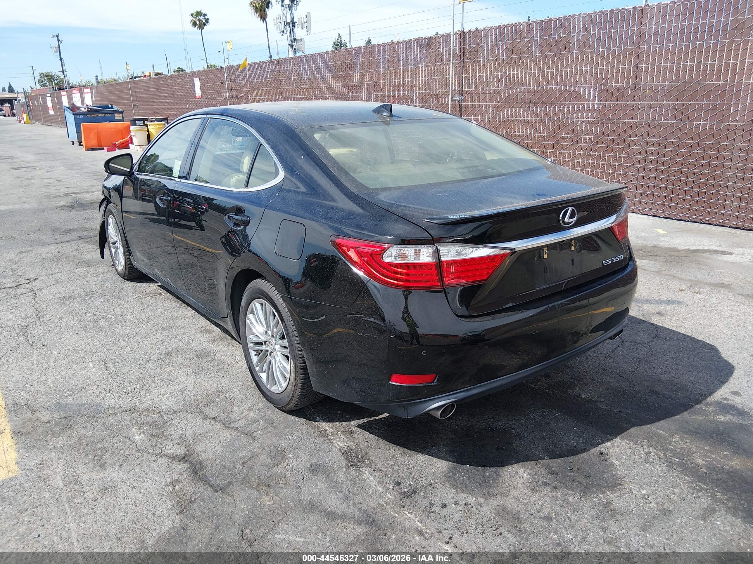 LEXUS ES image 3