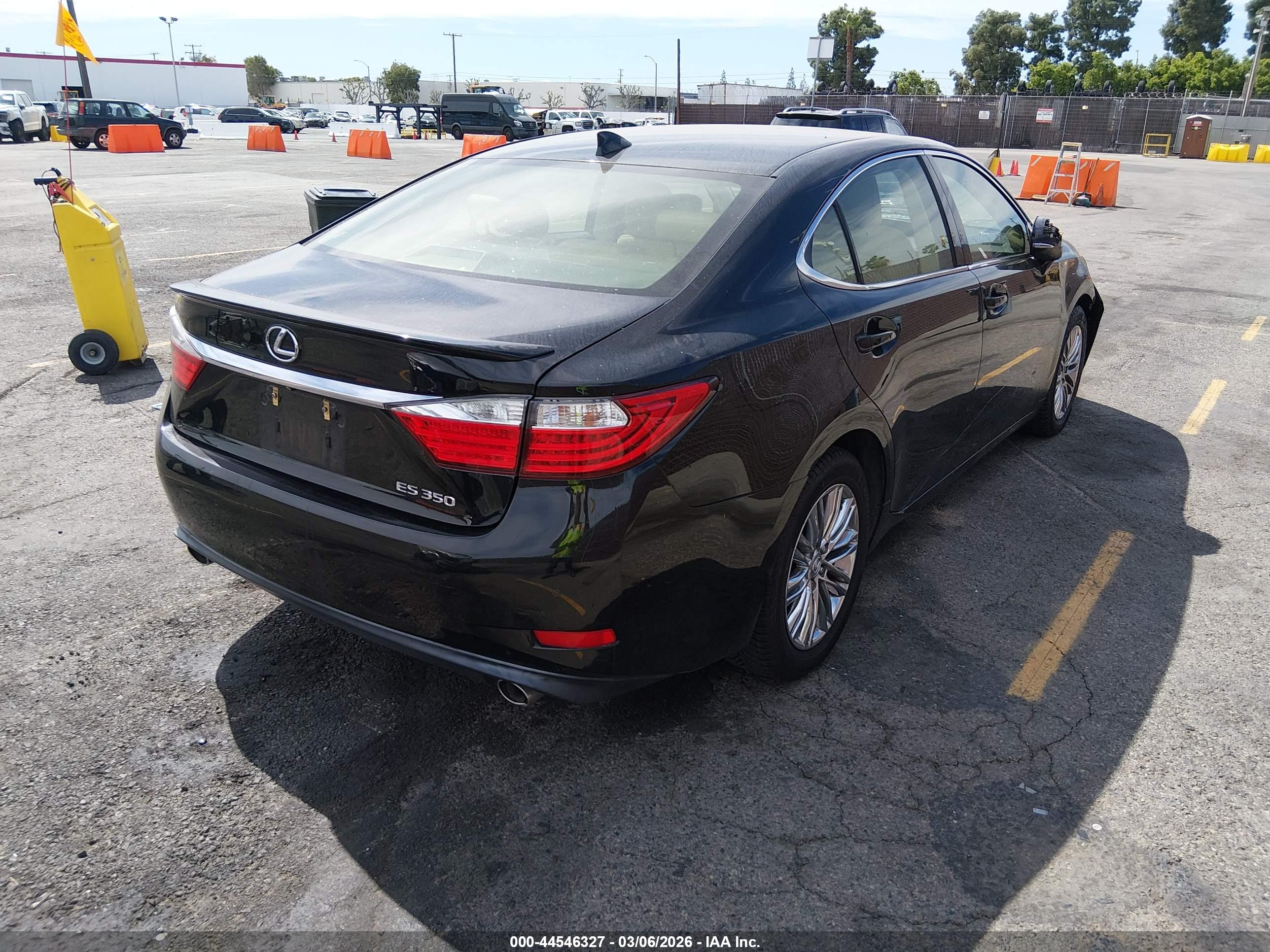 LEXUS ES image 4