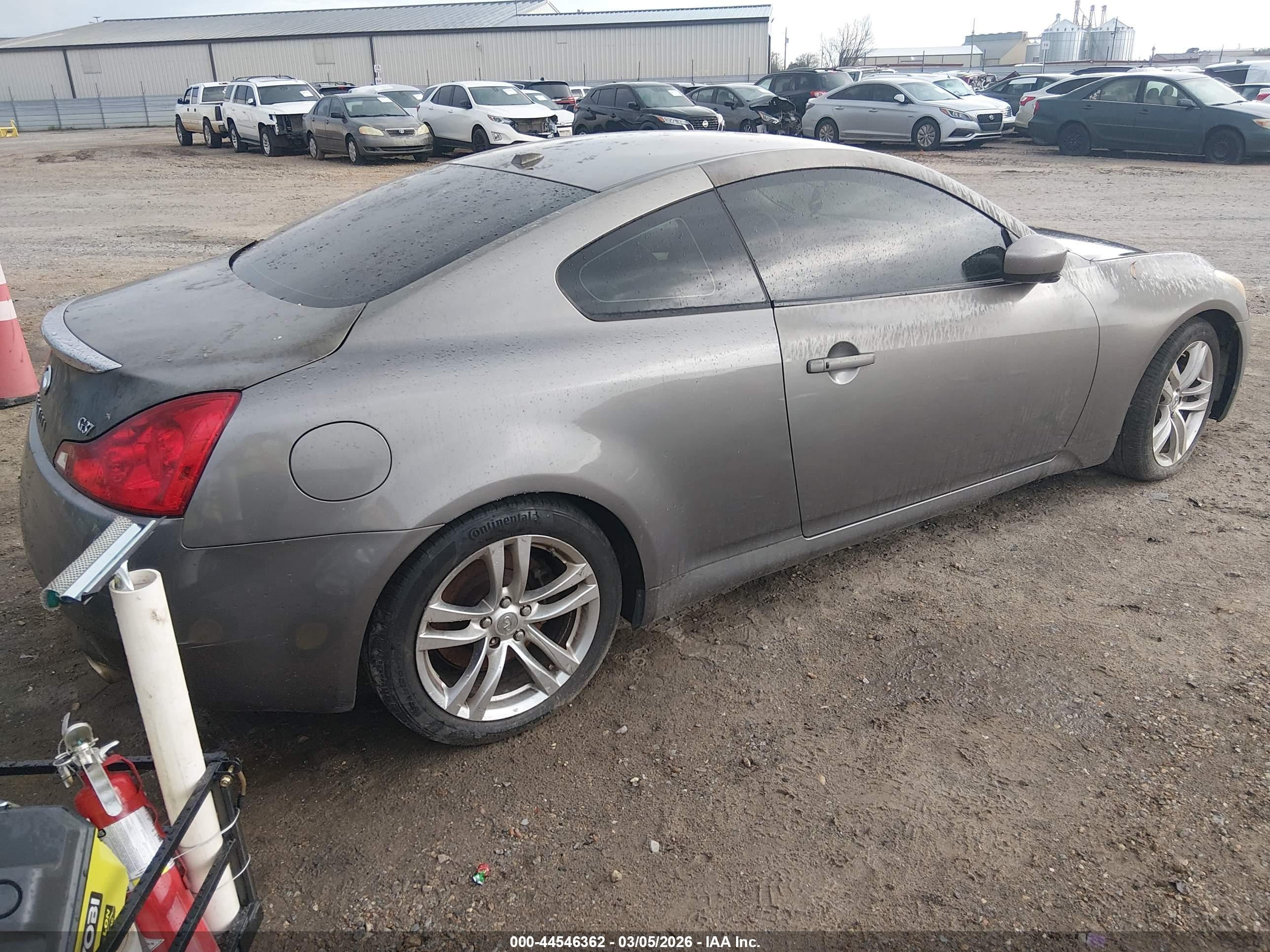 INFINITI G37 image 4