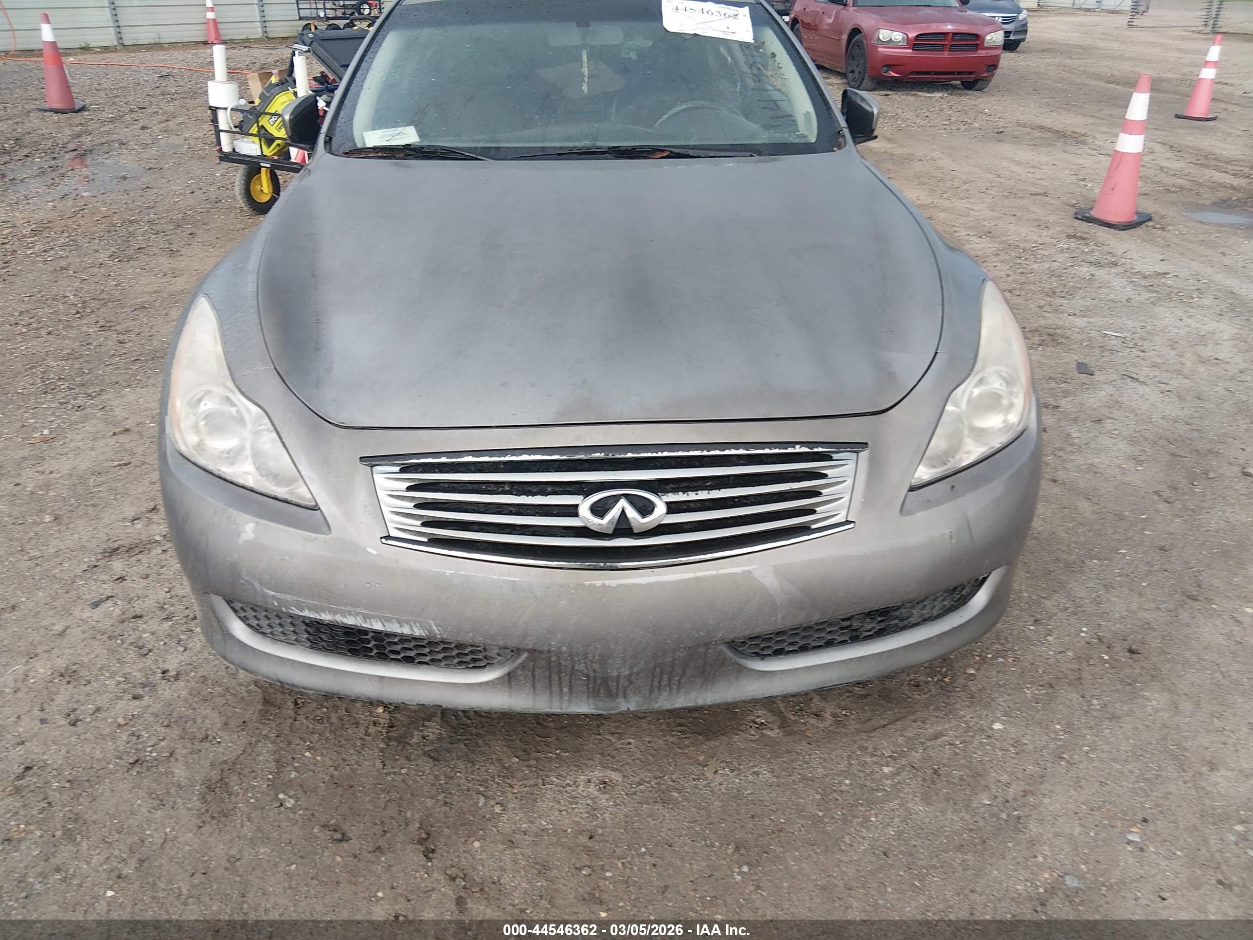 INFINITI G37 image 6