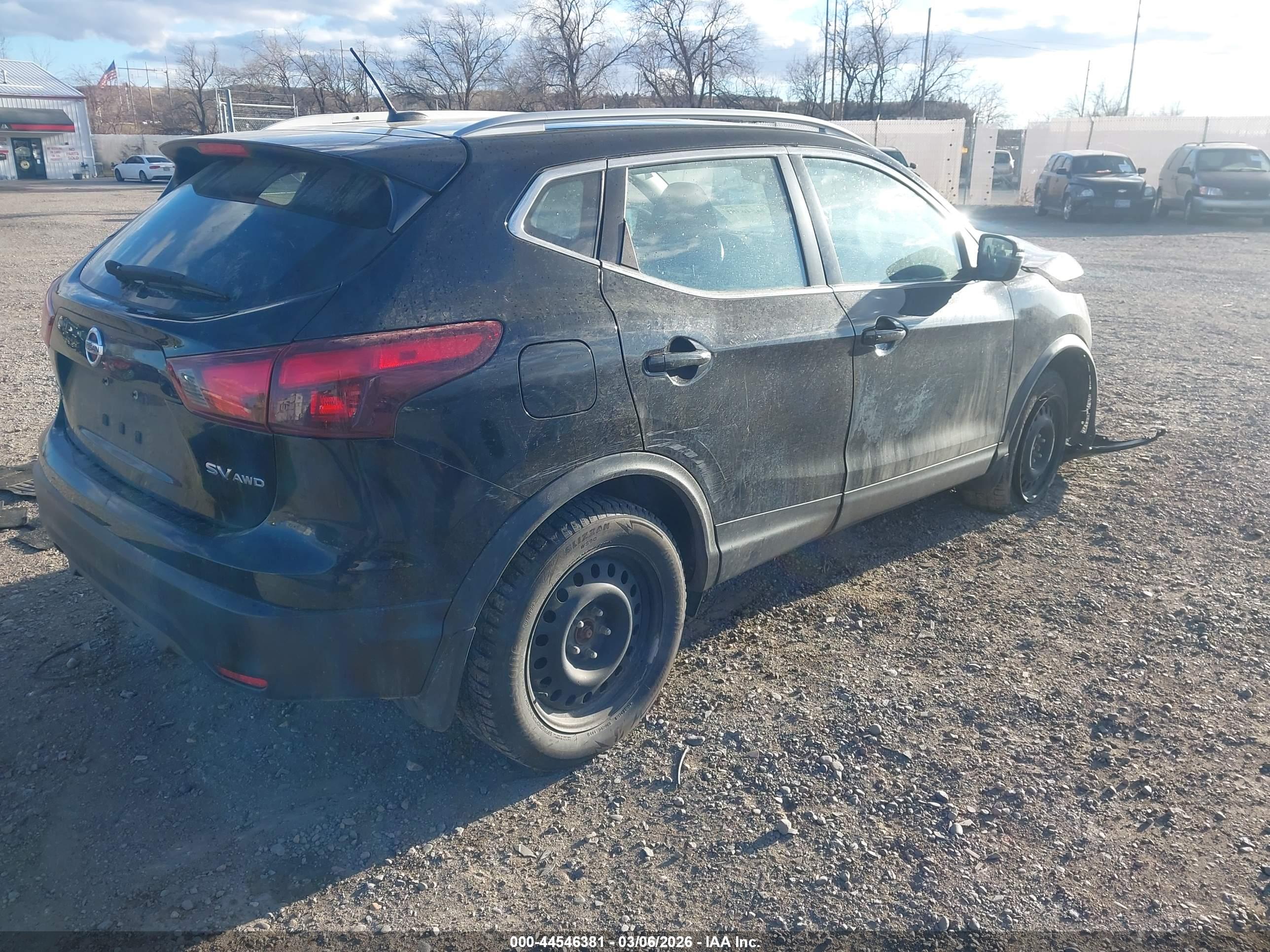 NISSAN ROGUE image 4