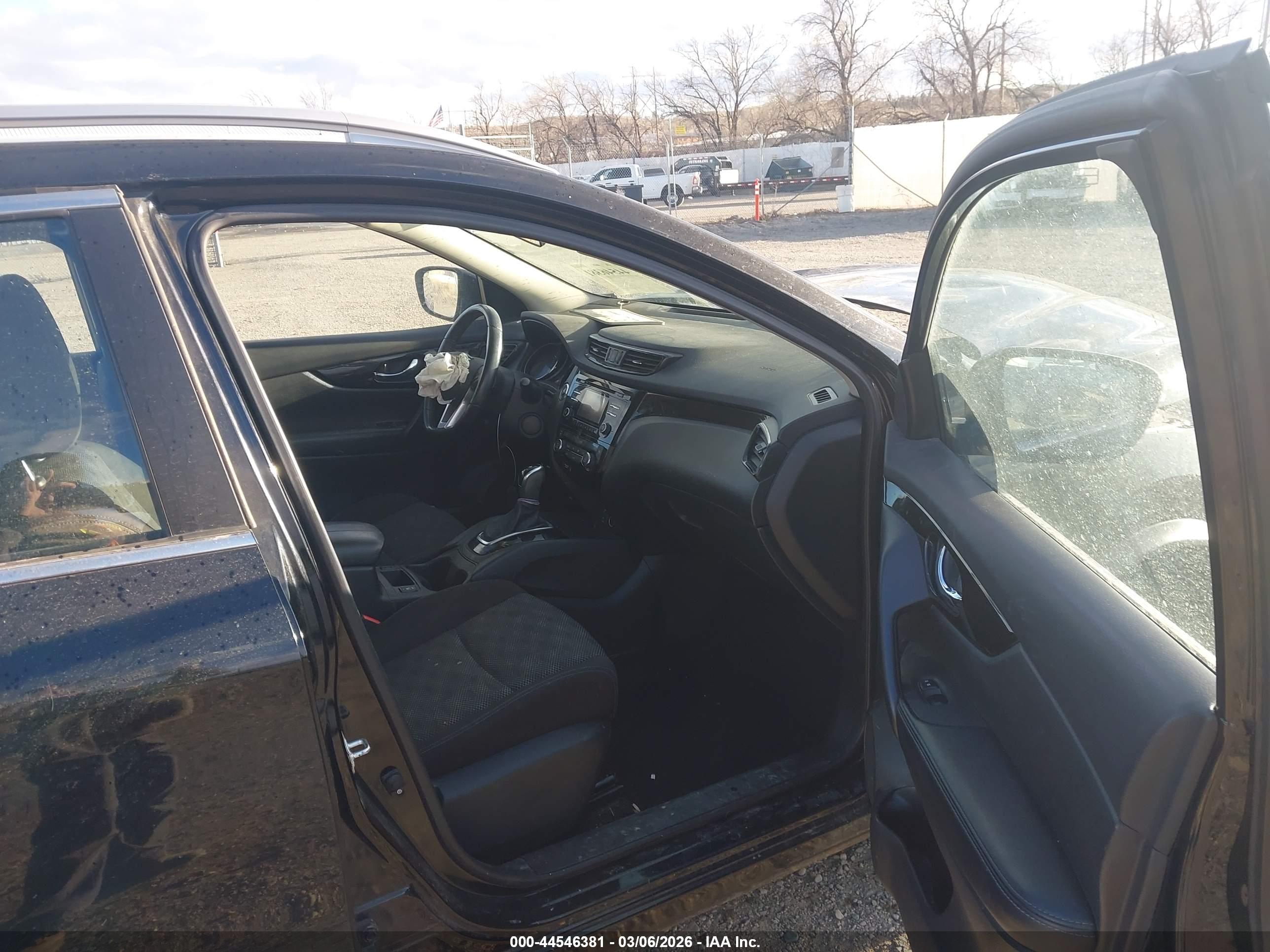 NISSAN ROGUE image 5