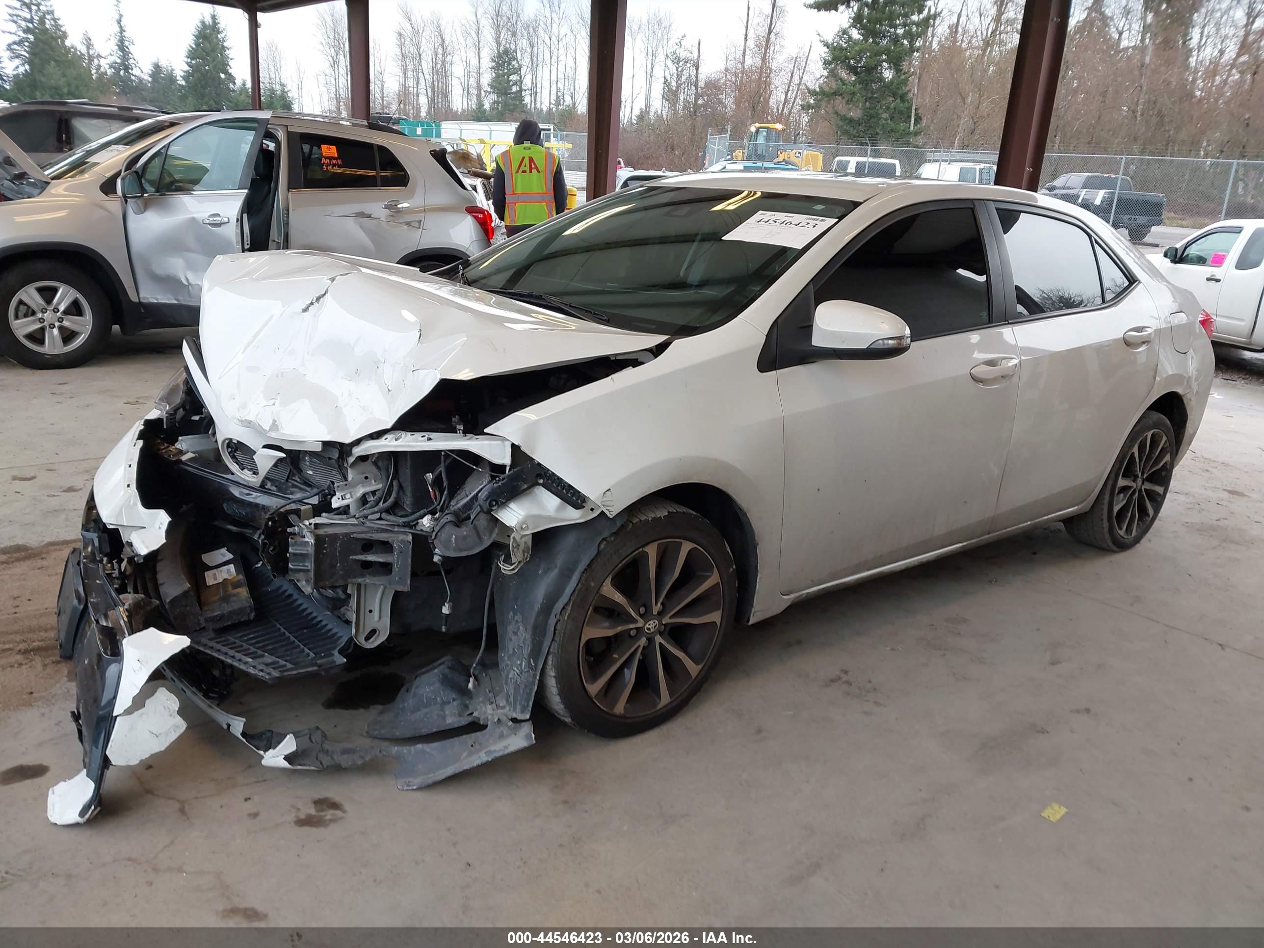 TOYOTA COROLLA image 2