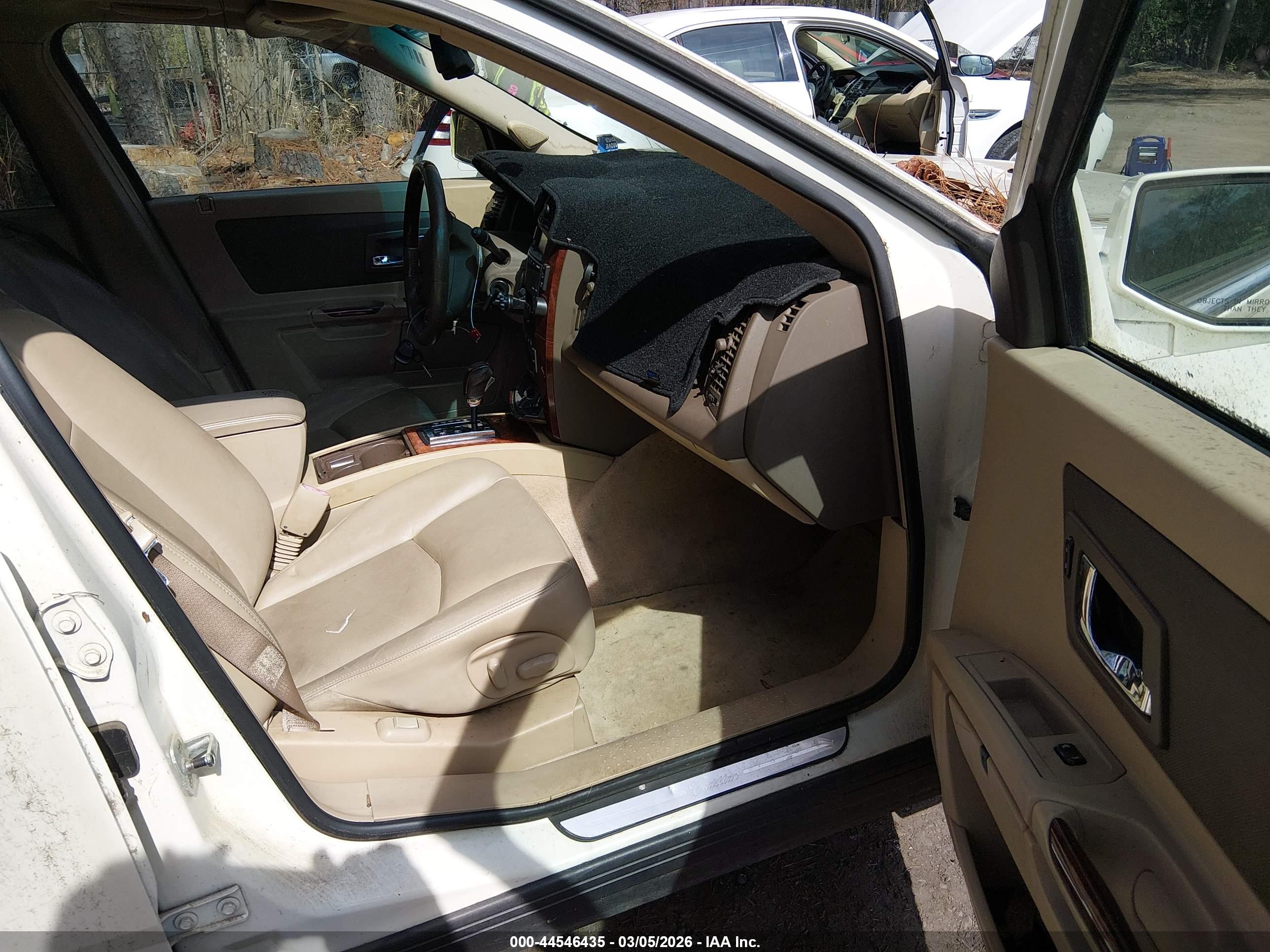 CADILLAC SRX image 5