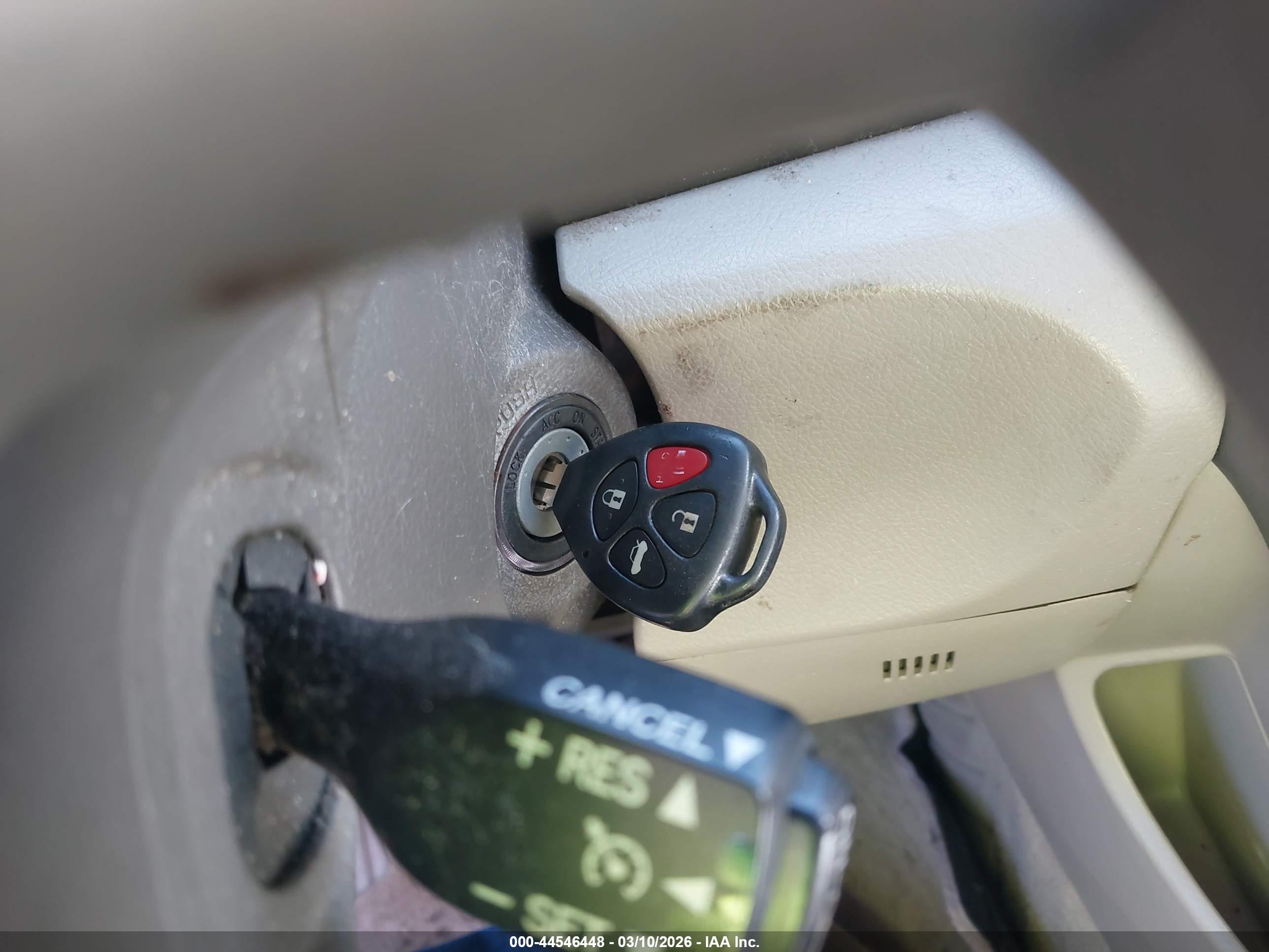 TOYOTA CAMRY image 11