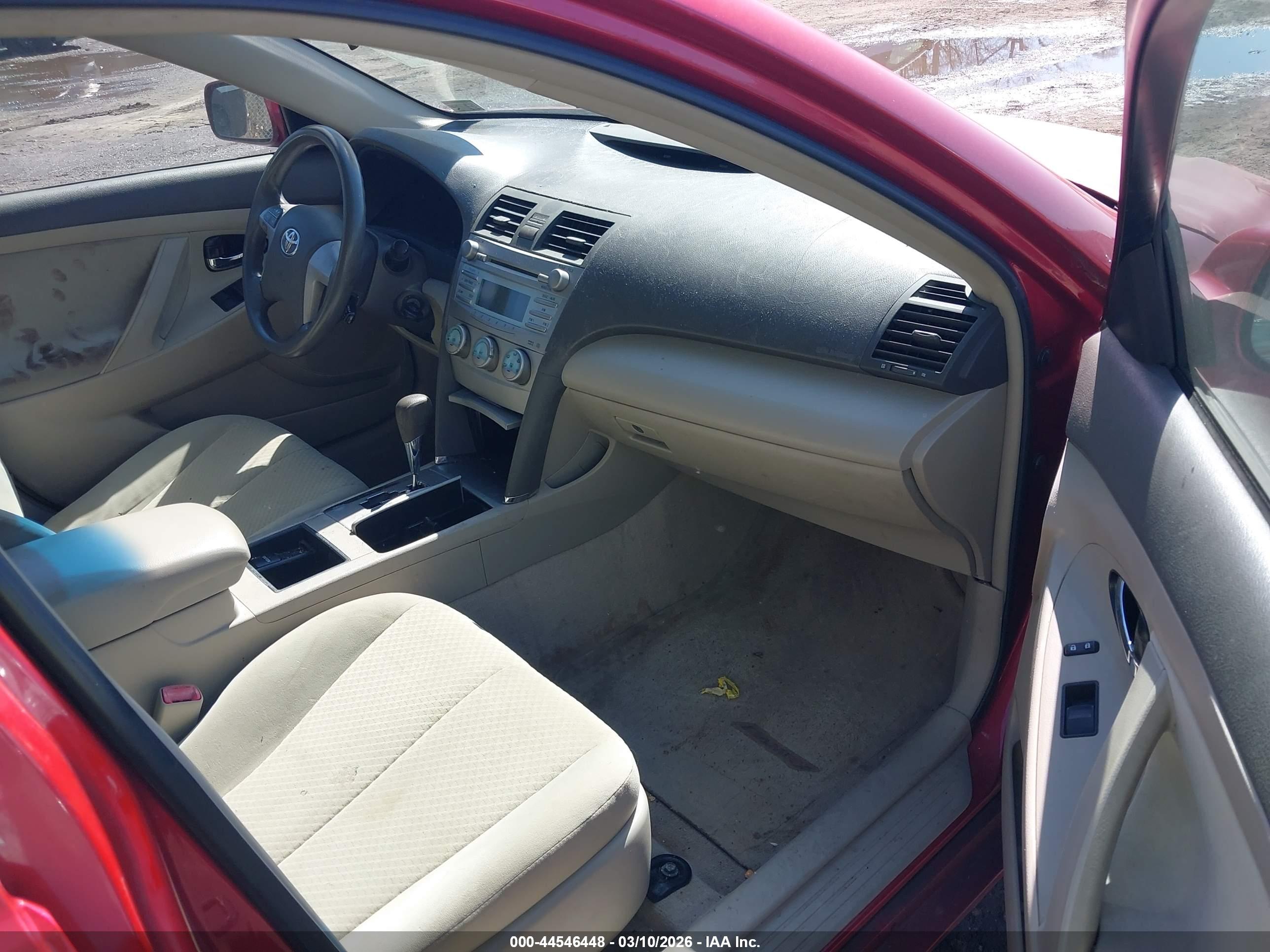 TOYOTA CAMRY image 5